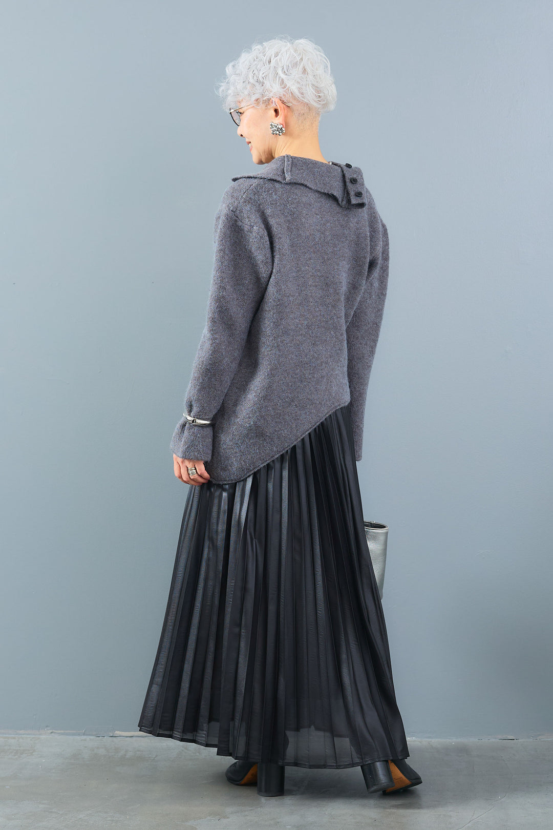 【SET】アシメハイネックボタンニット+レザーライクプリーツスカート(2set)