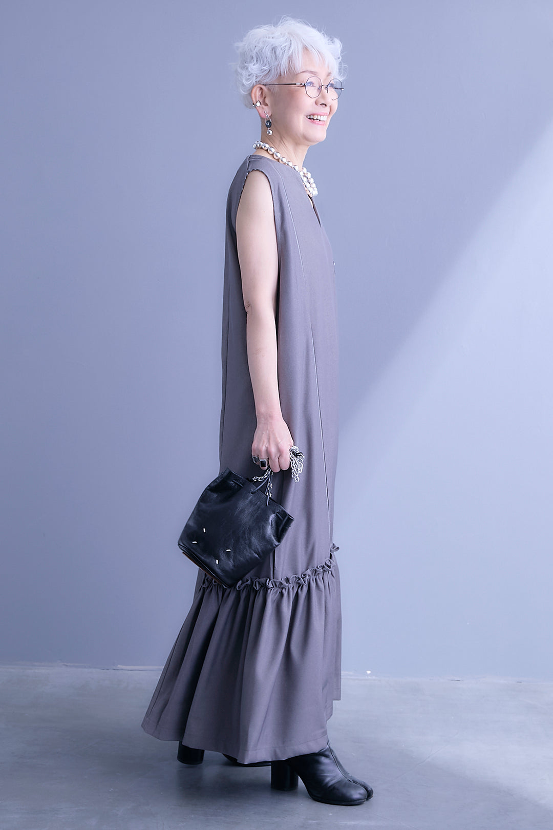 【予約】パイピングデザインスキッパーノースリーブワンピース