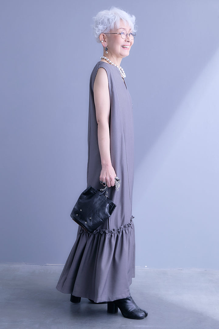 【予約】パイピングデザインスキッパーノースリーブワンピース