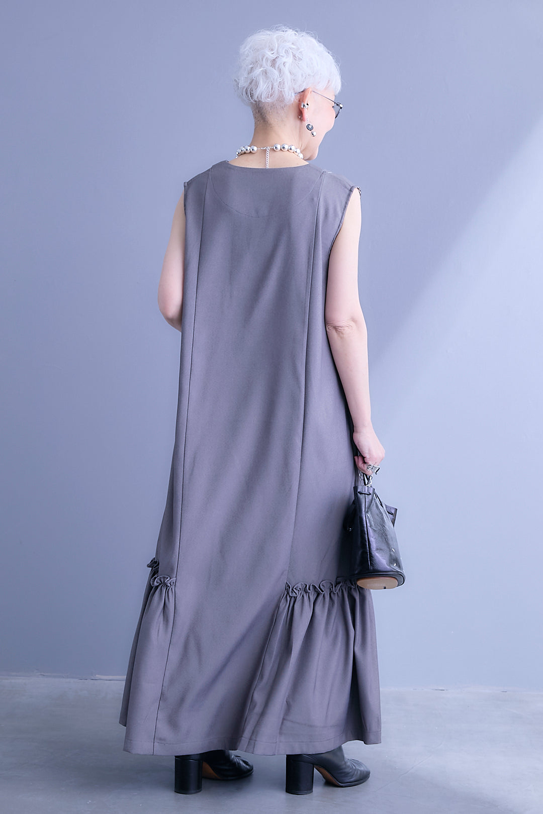 【予約】パイピングデザインスキッパーノースリーブワンピース