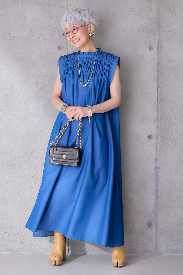 【予約】ソフトデニムシャーリングスタンドネックワンピース