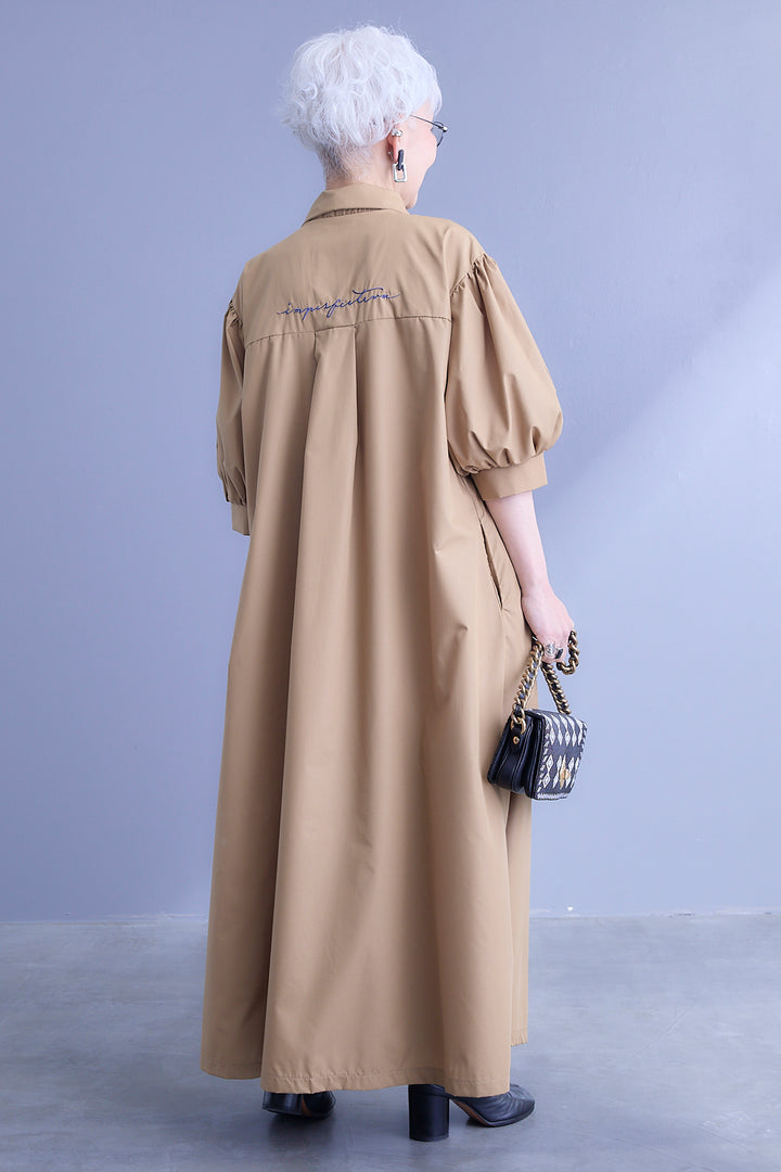 【予約】バックロゴエンブロイダリーボリュームスリーブシャツワンピース