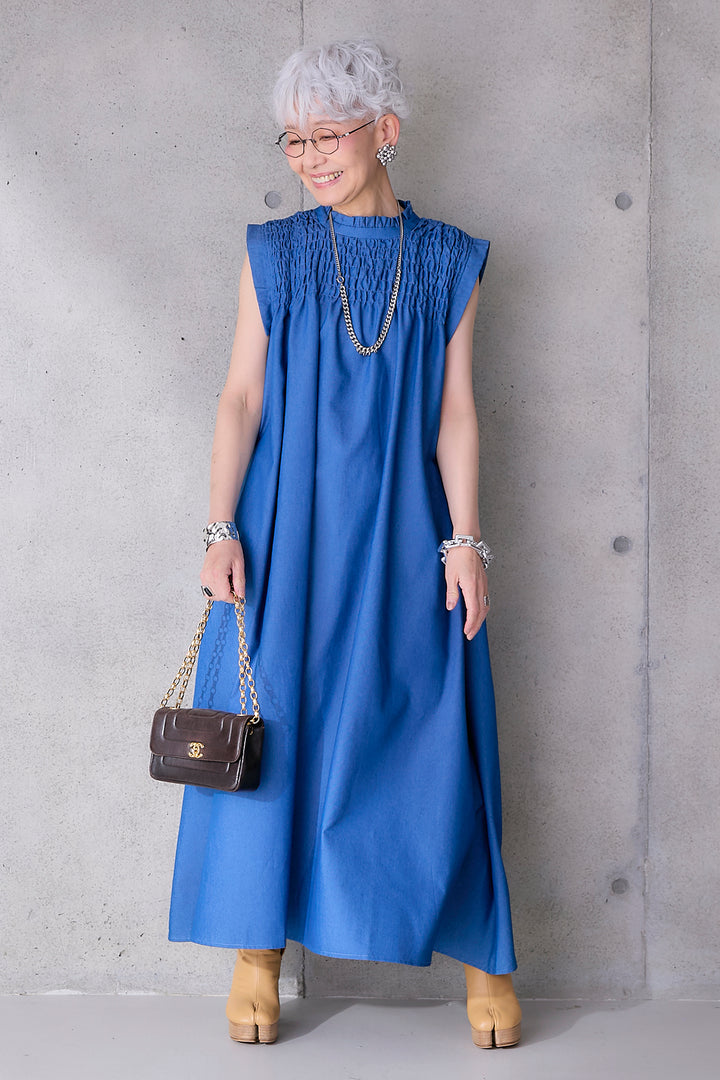 【予約】ソフトデニムシャーリングスタンドネックワンピース