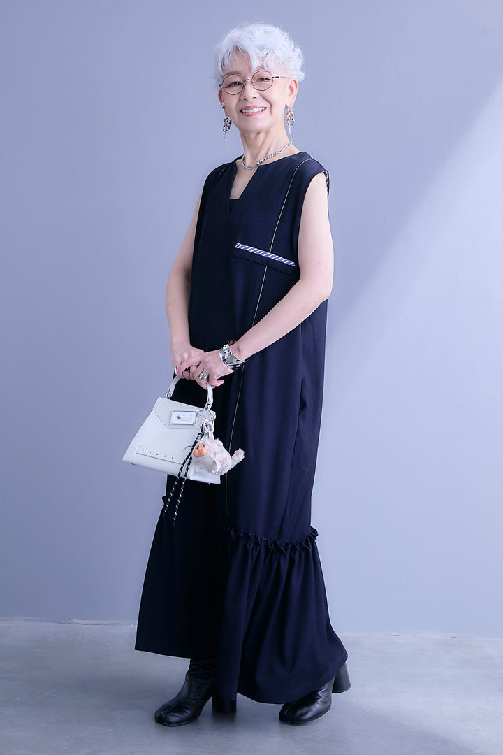 【予約】パイピングデザインスキッパーノースリーブワンピース