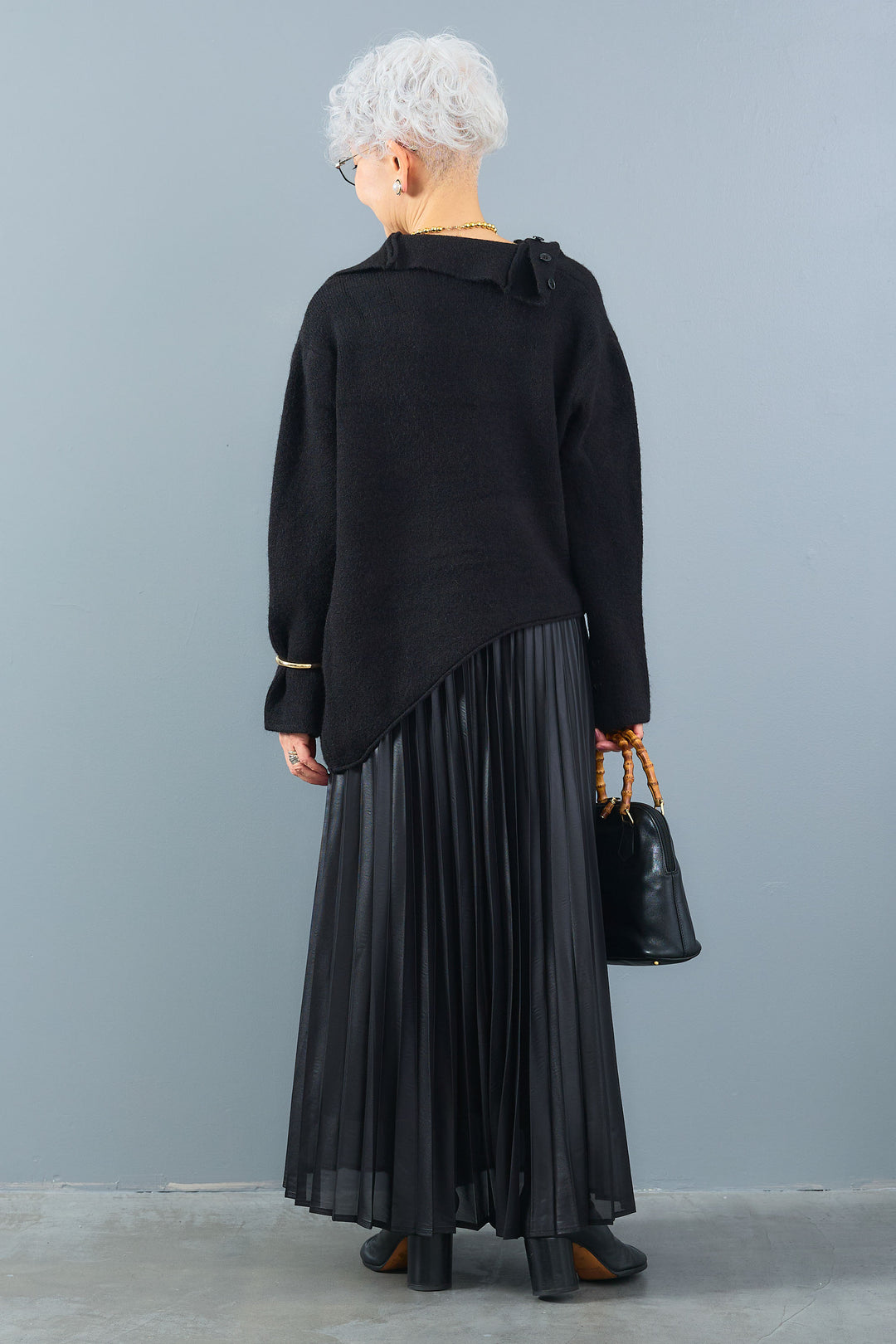 【SET】アシメハイネックボタンニット+レザーライクプリーツスカート(2set)