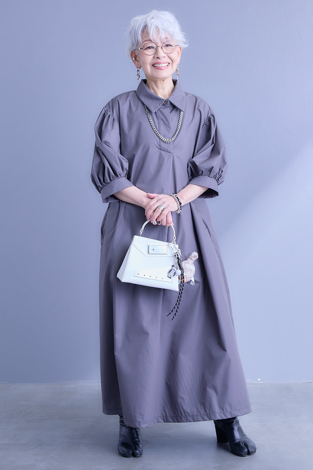 【予約】バックロゴエンブロイダリーボリュームスリーブシャツワンピース