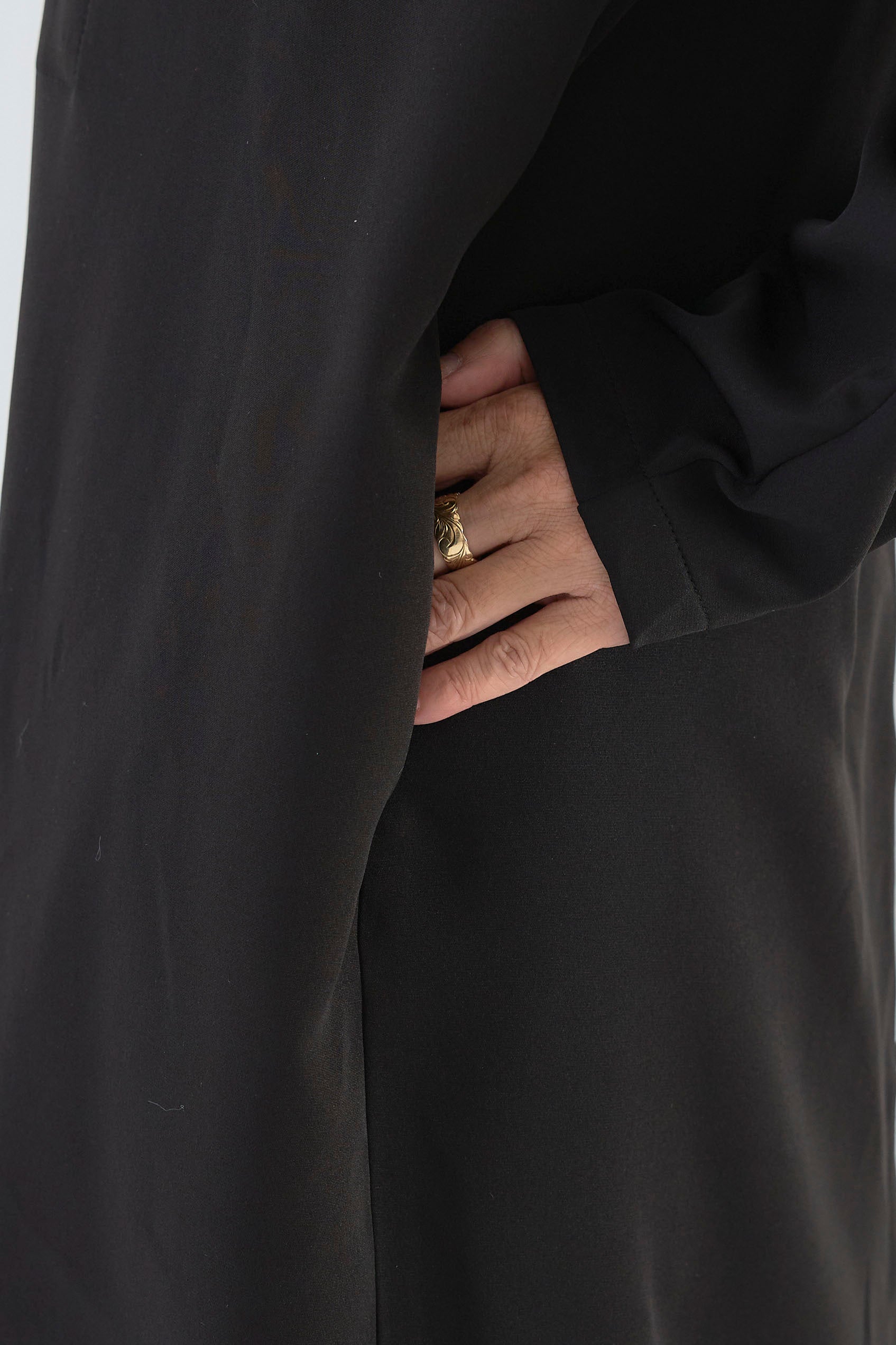 即納】ダブルクロスキーネックワンピース – AIJAN