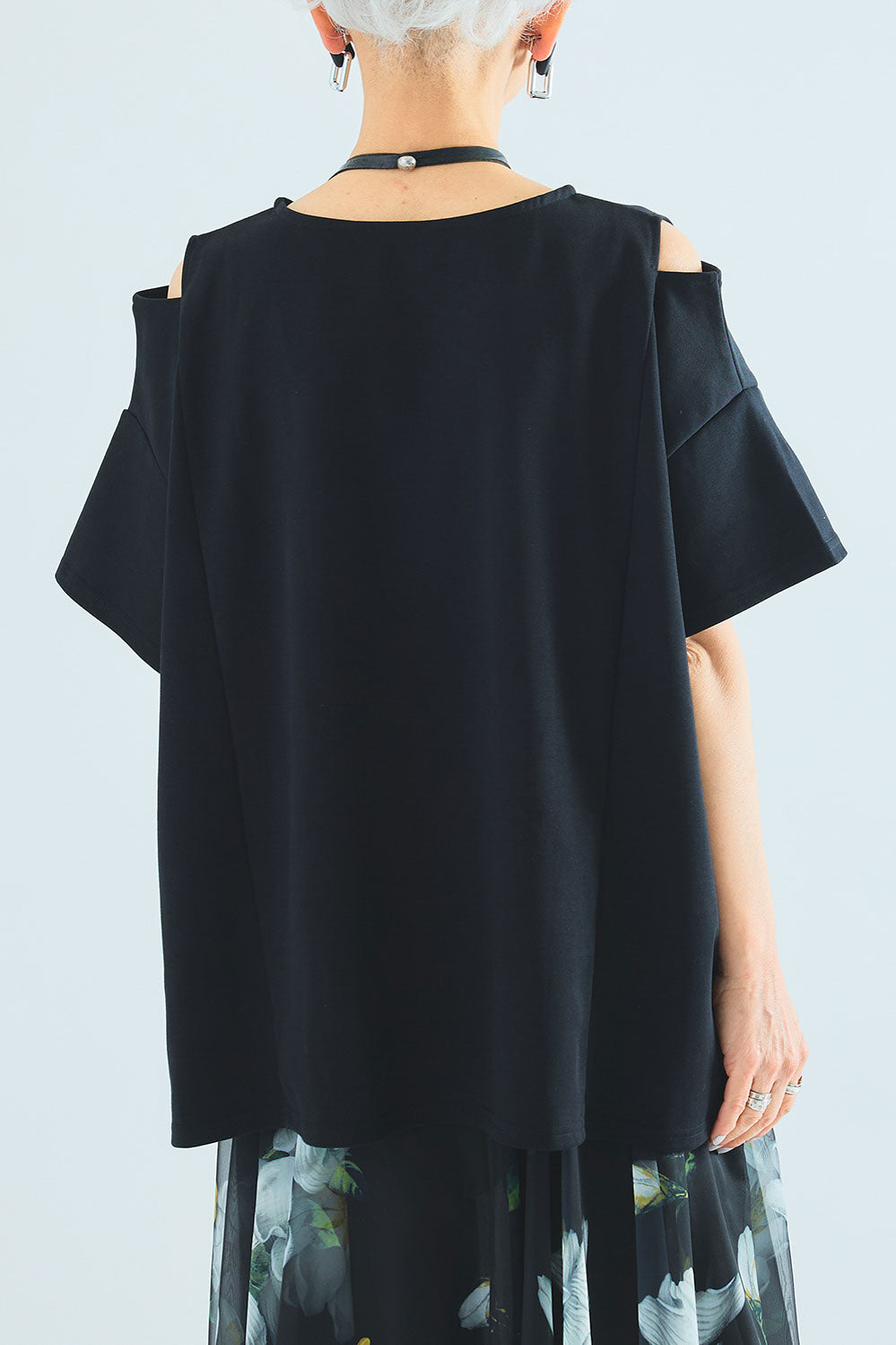 【予約】カッティングショルダーオーバートップス