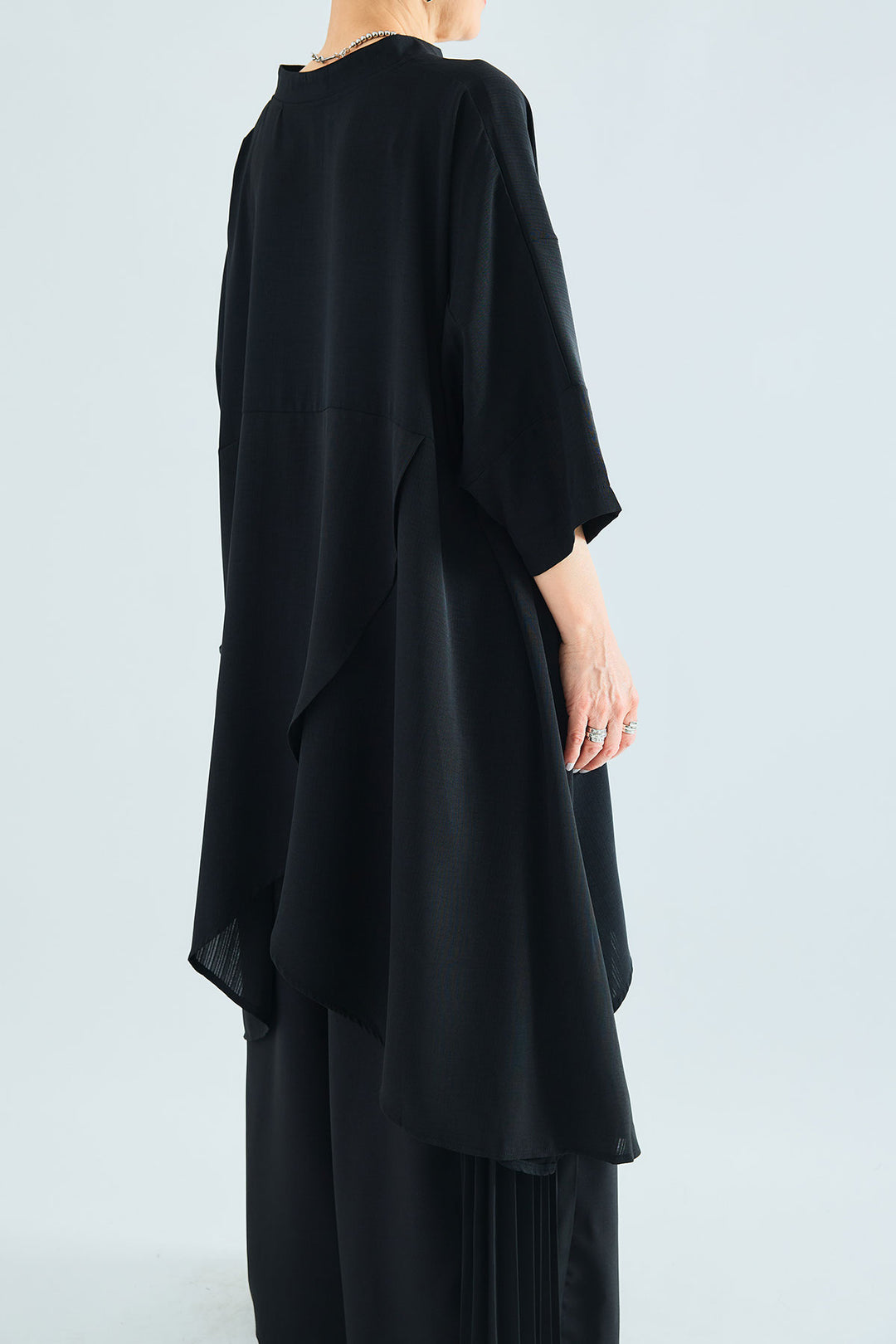 【予約】スキッパーアシンメトリーロングシャツ