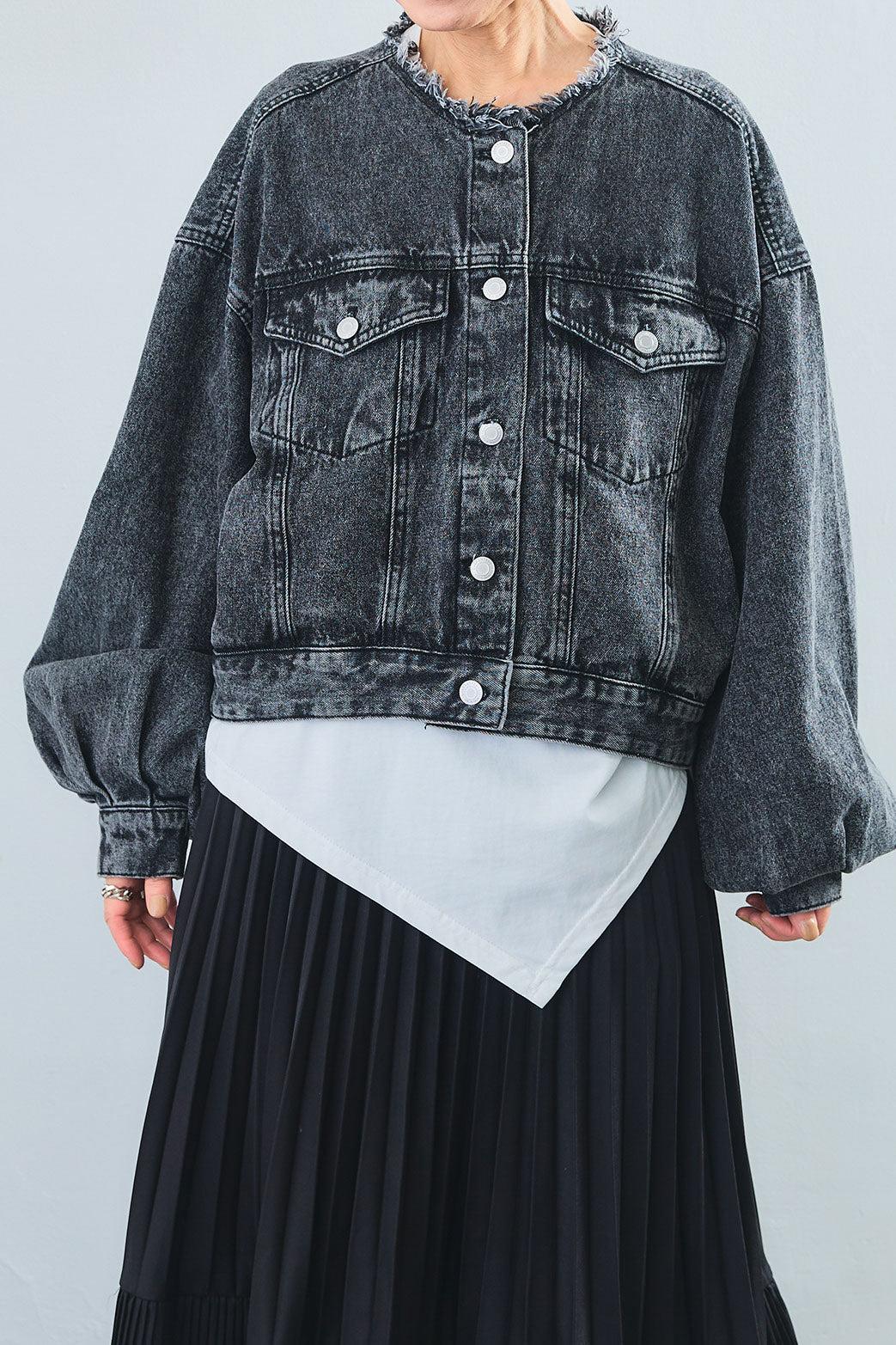 【SET】"JOURNÉE"フロッキーロゴフレンチスリーブT+ボリュームスリーブノーカラーデニムジャケット+アシンメトリープリーツスカート(3set)