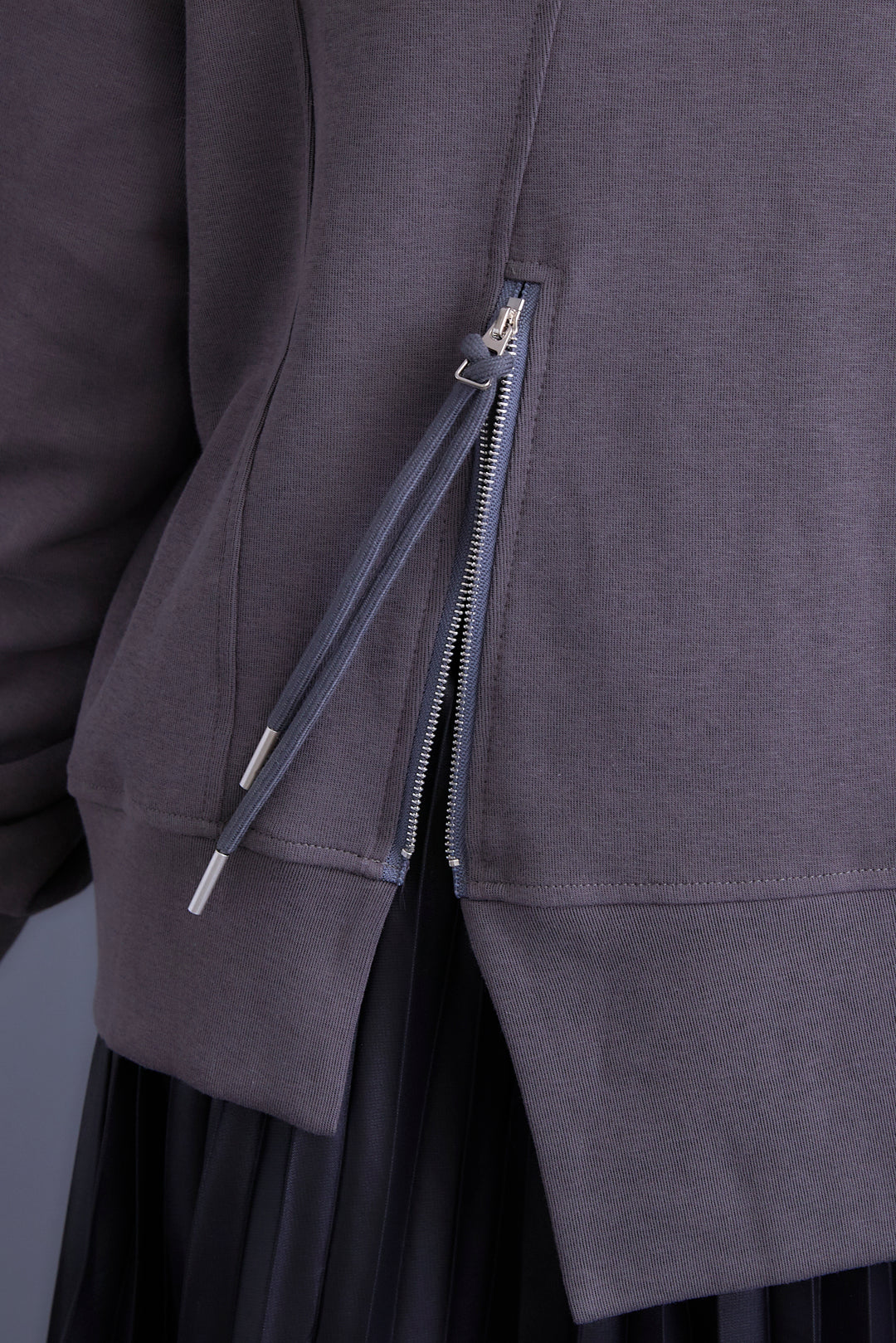 【SET】ZIPデザインアシンメトリープルオーバー+レザーライクプリーツスカート(2set)