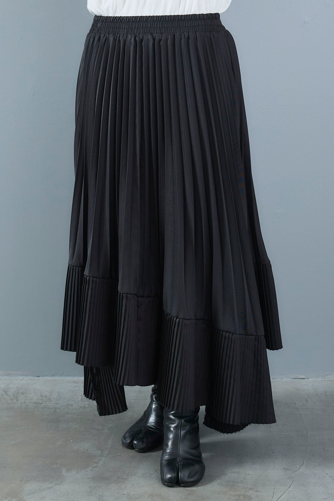 ［予約］アシンメトリープリーツスカート
