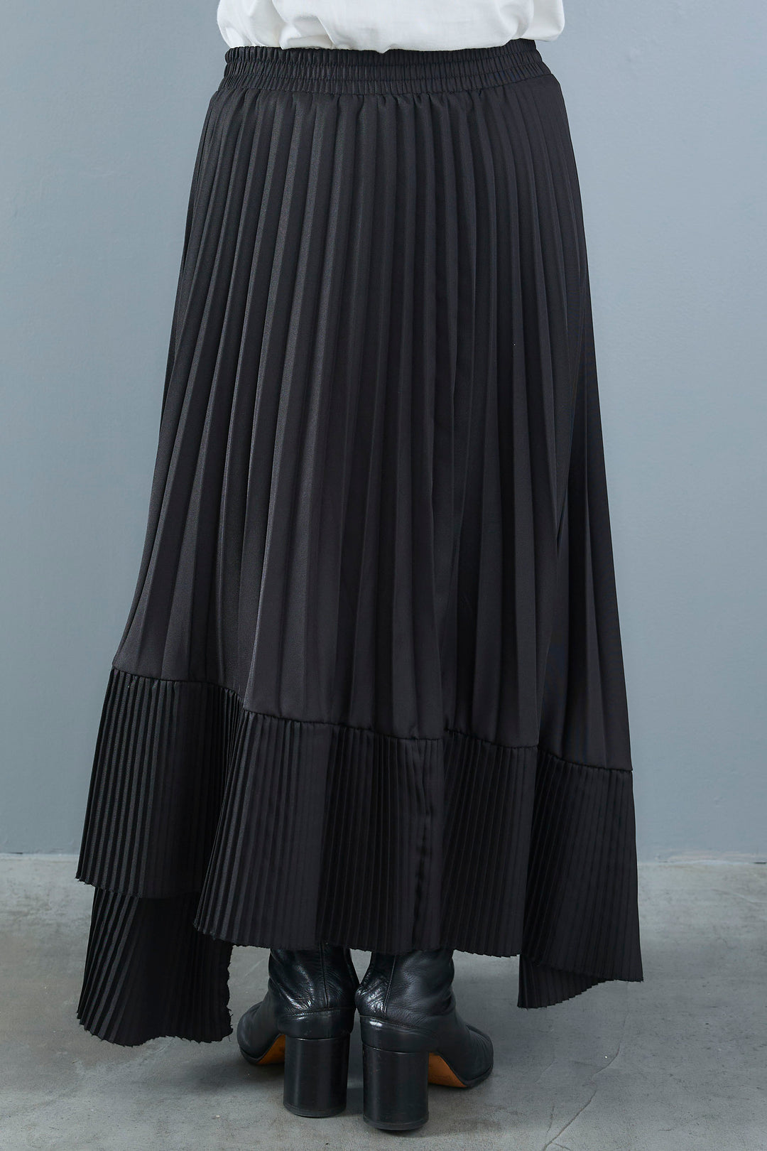 ［予約］アシンメトリープリーツスカート