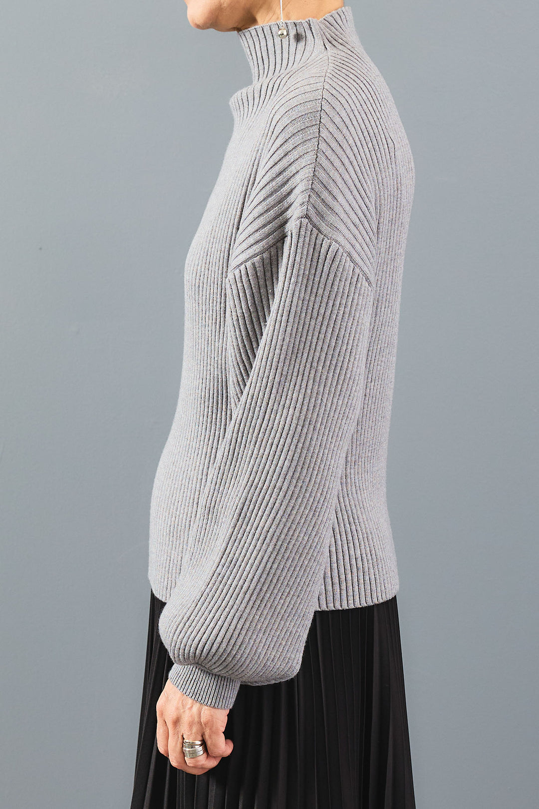 【SET】ボリュームスリーブハイネックリラクシーニット+ノーカラーラウンドシルエットファーコート+アシンメトリープリーツスカート(3set)