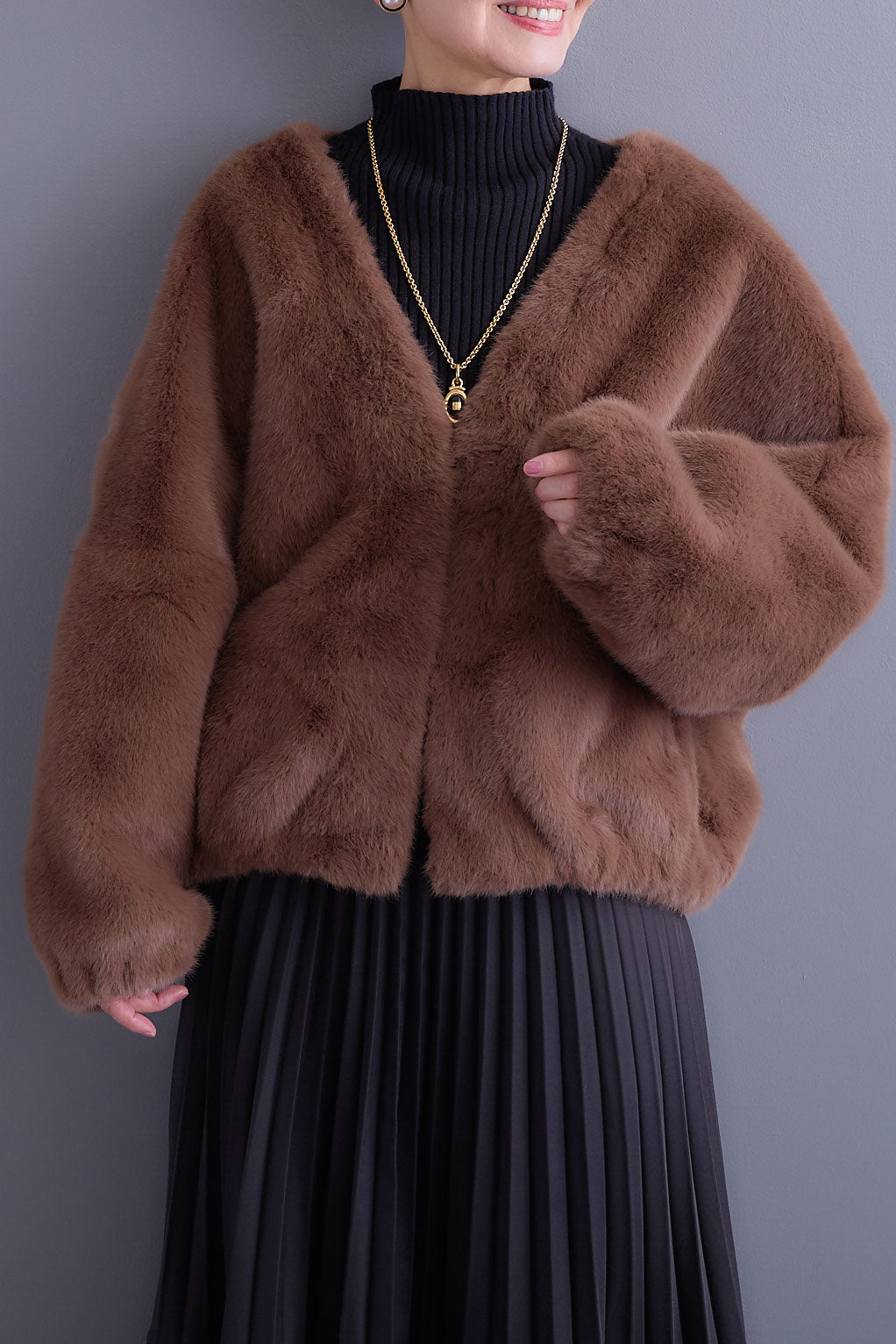 【予約】ノーカラーラウンドシルエットファーコート