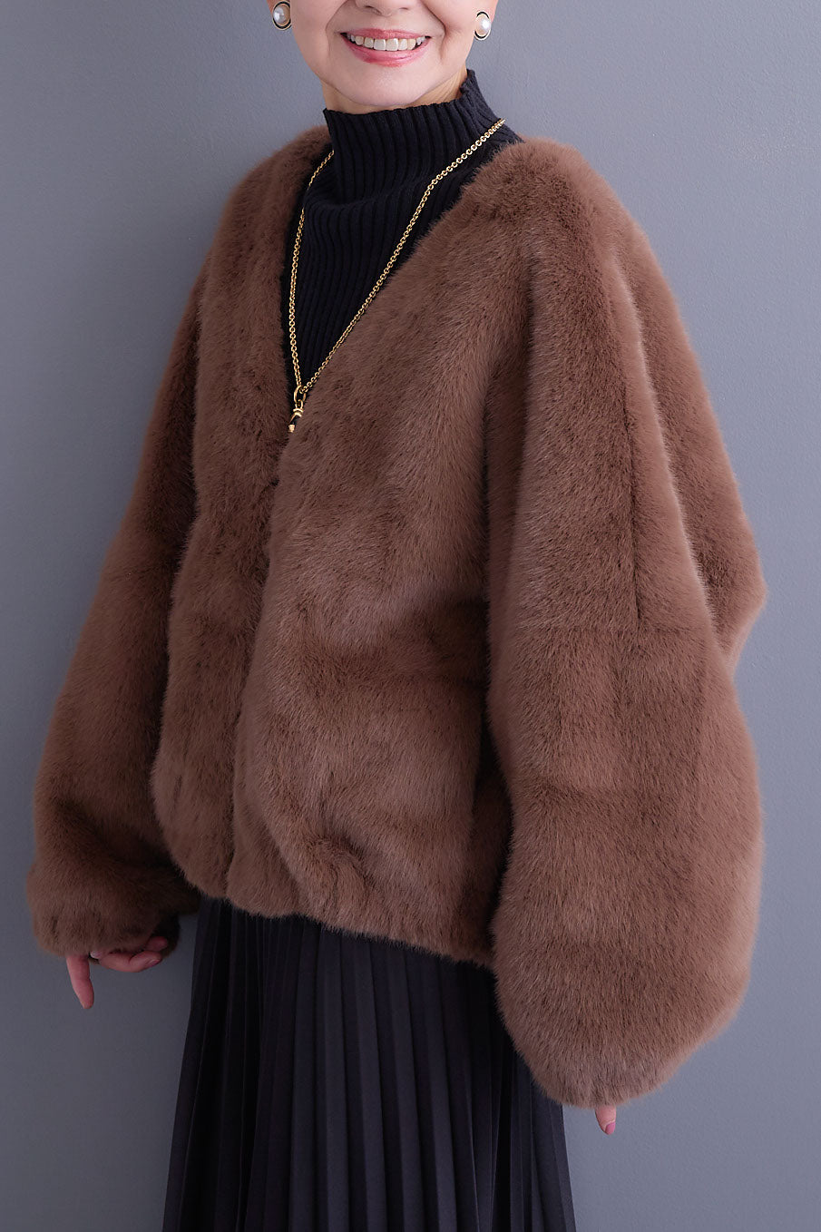 【SET】ボリュームスリーブハイネックリラクシーニット+ノーカラーラウンドシルエットファーコート+アシンメトリープリーツスカート(3set)