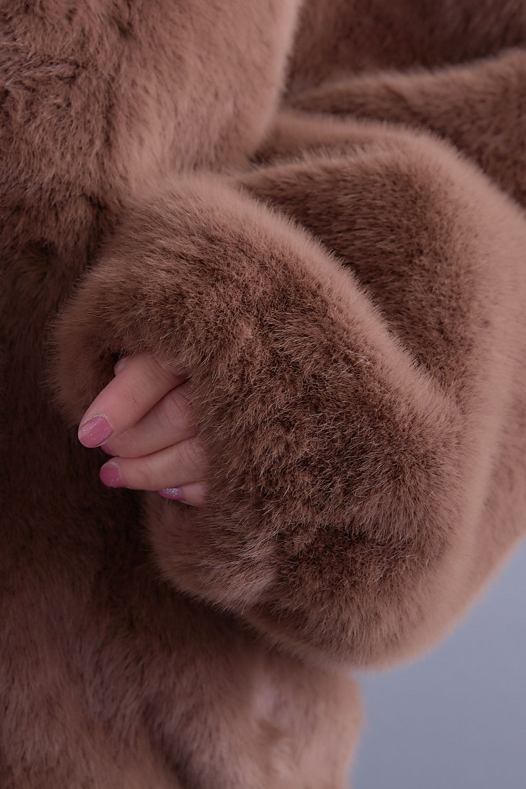 【SET】ボリュームスリーブハイネックリラクシーニット+ノーカラーラウンドシルエットファーコート+アシンメトリープリーツスカート(3set)