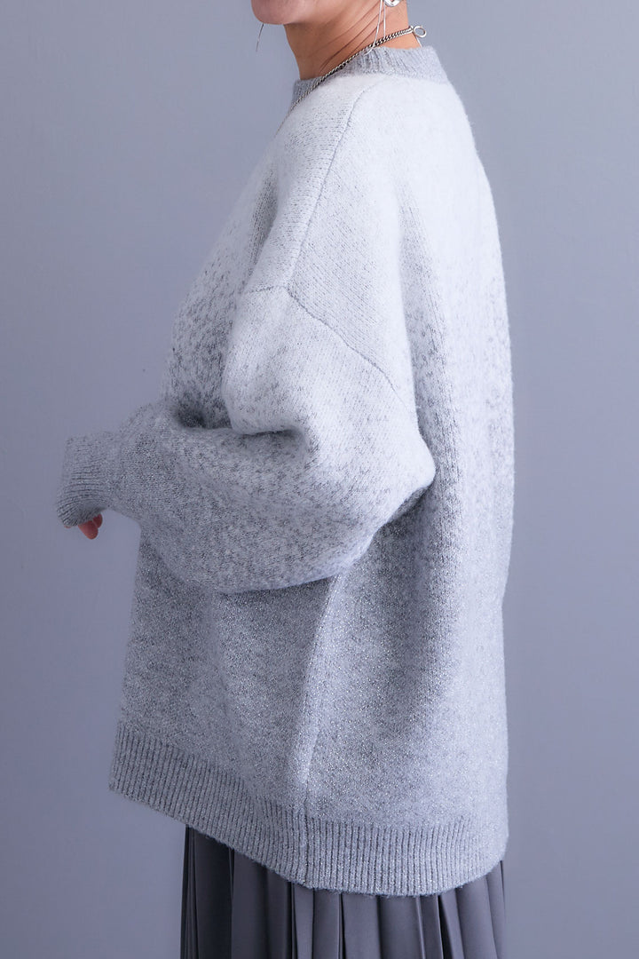 【予約】グラデーションラメクルーネックニット