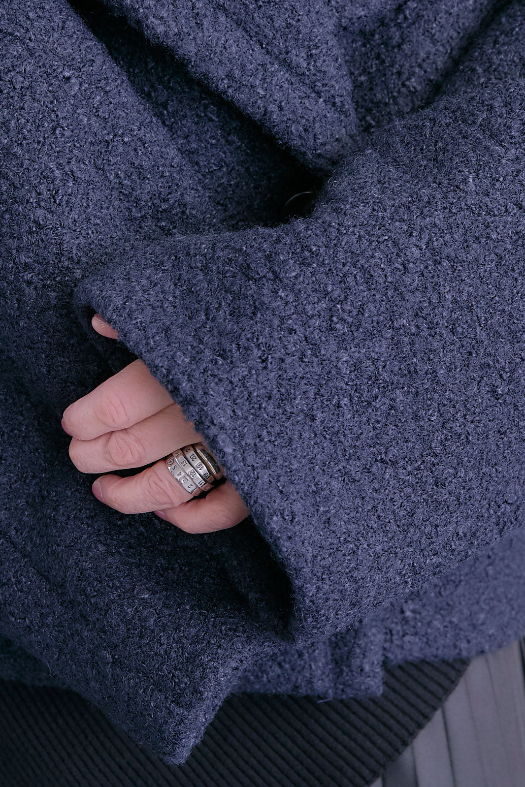 【SET】アシンメトリーオーバーニット+ブークレーオーバーミディコート+アシンメトリープリーツスカート(3set)