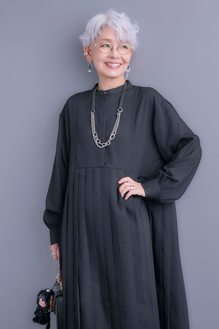 【予約】イレギュラープリーツワンピース