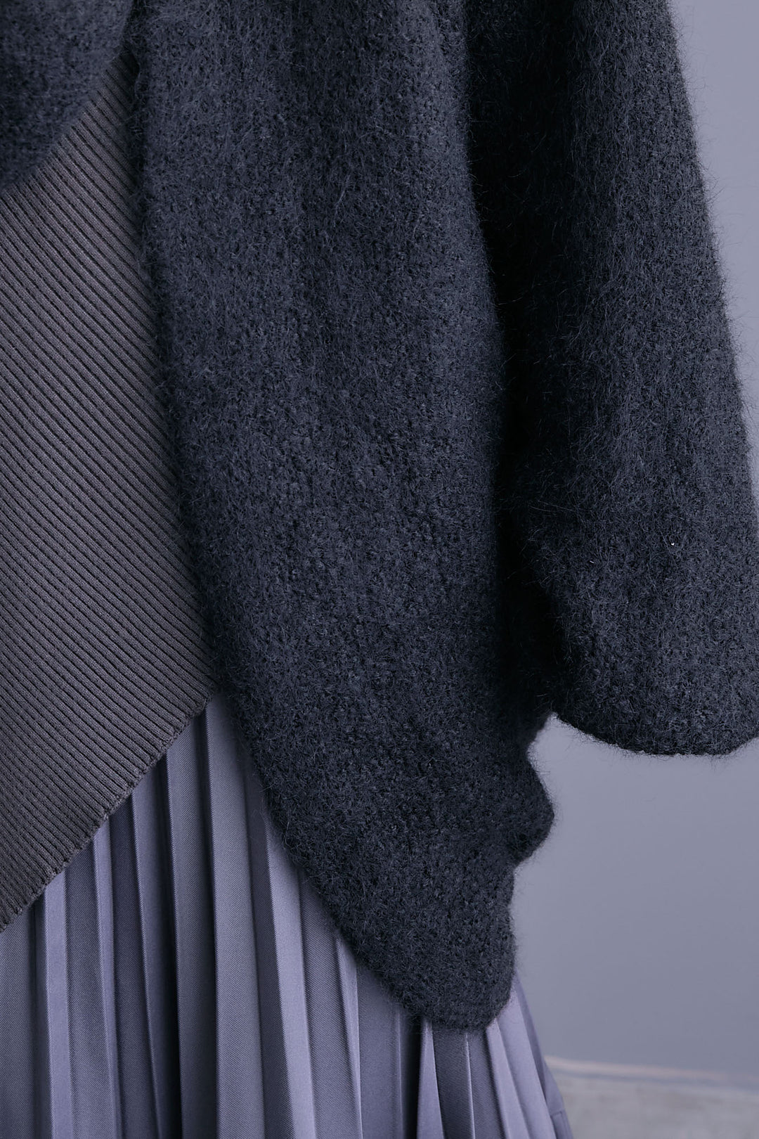 【SET】アシンメトリーオーバーニット+ボリュームスリーブニットカーディガン+アシンメトリープリーツスカート(3set)