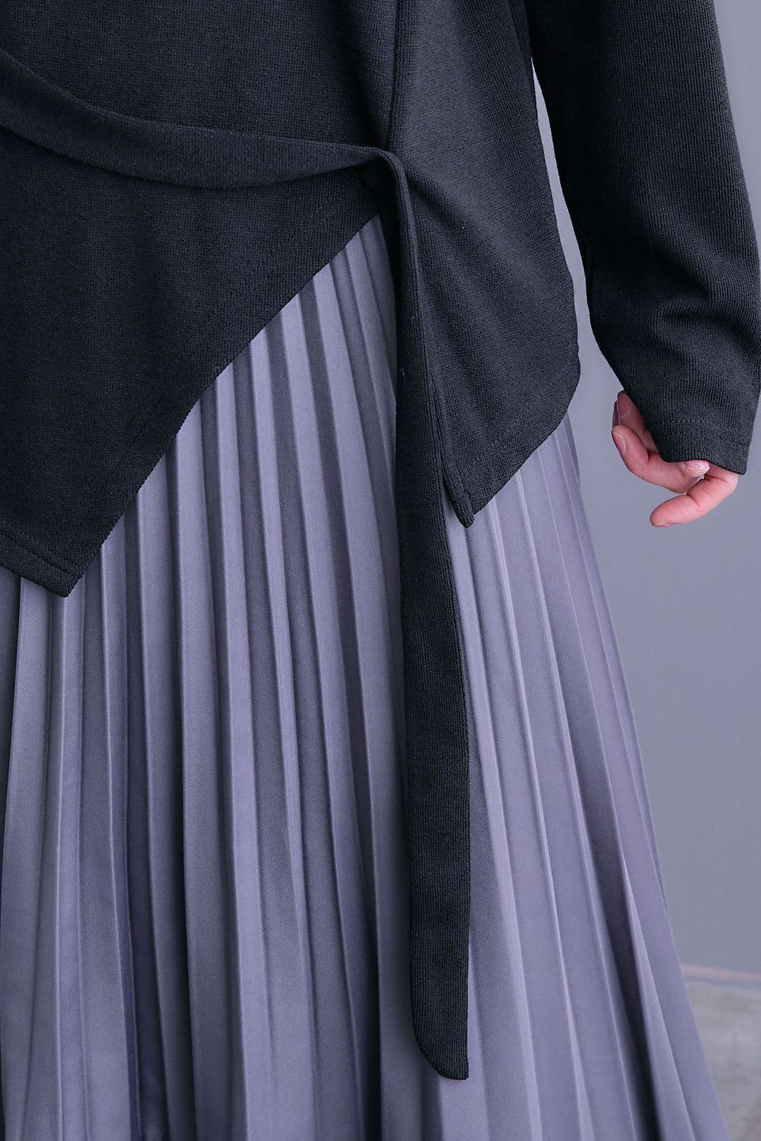 【SET】ウエストベルトアシンメトリーニットトップス+アシンメトリープリーツスカート(2set)