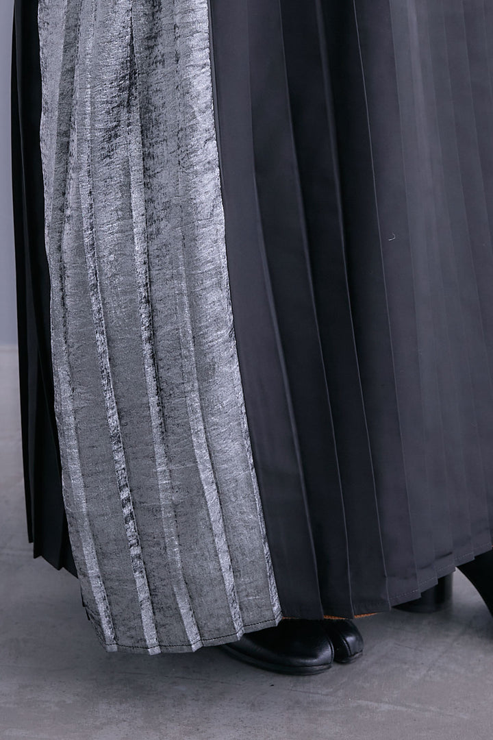 【予約】メタリックプリーツドッキングニットワンピース