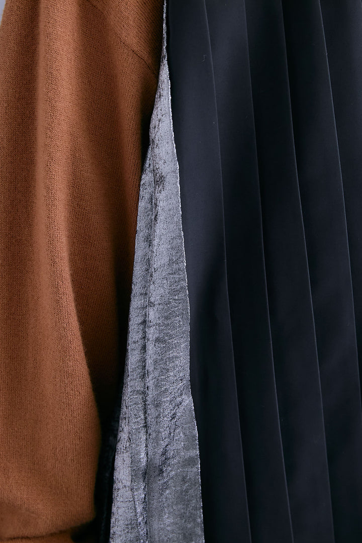 【予約】メタリックプリーツドッキングニットワンピース