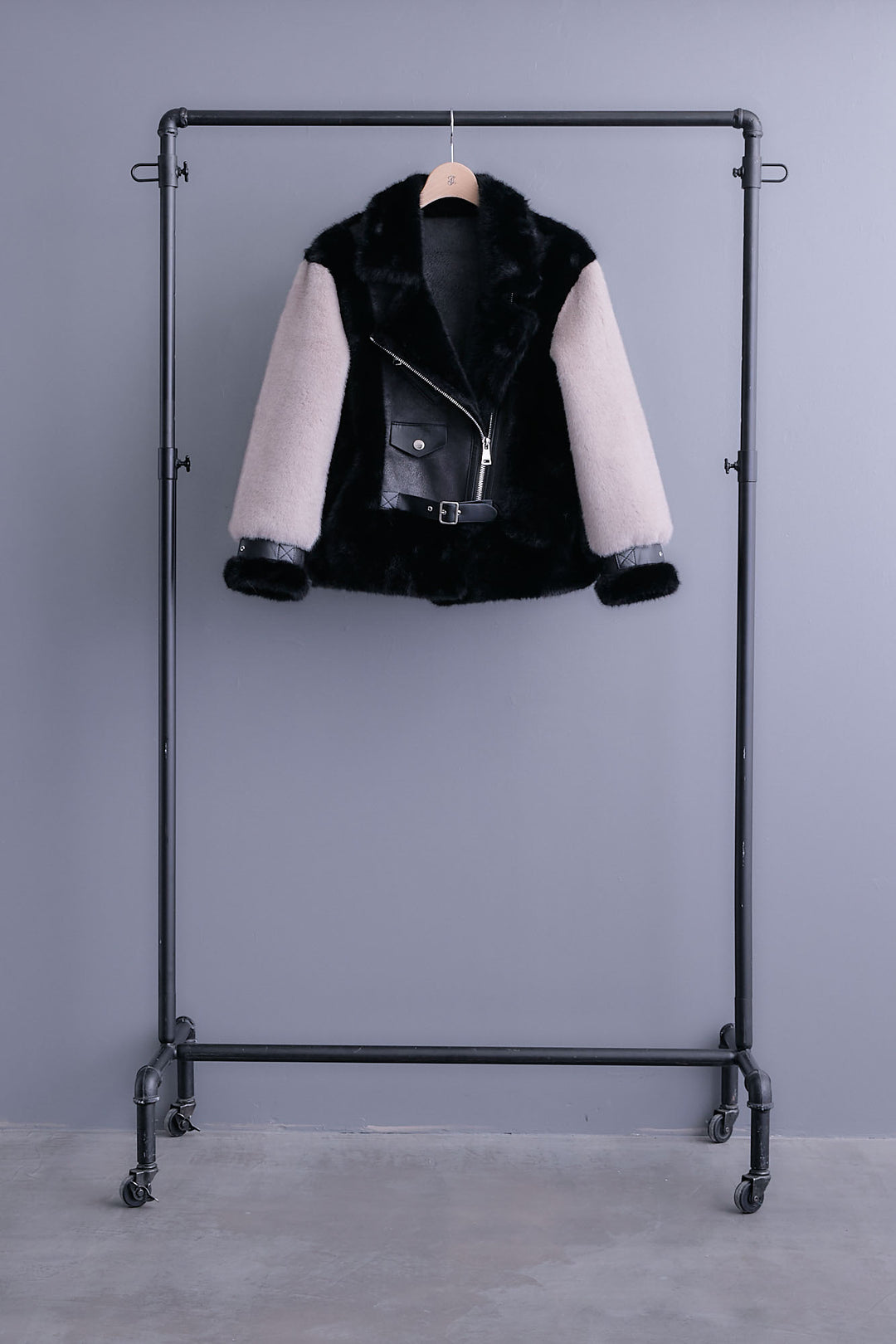 【SET】アシンメトリーオーバーニット+ライダースドッキングエコファージャケット+アシンメトリープリーツスカート(3set)