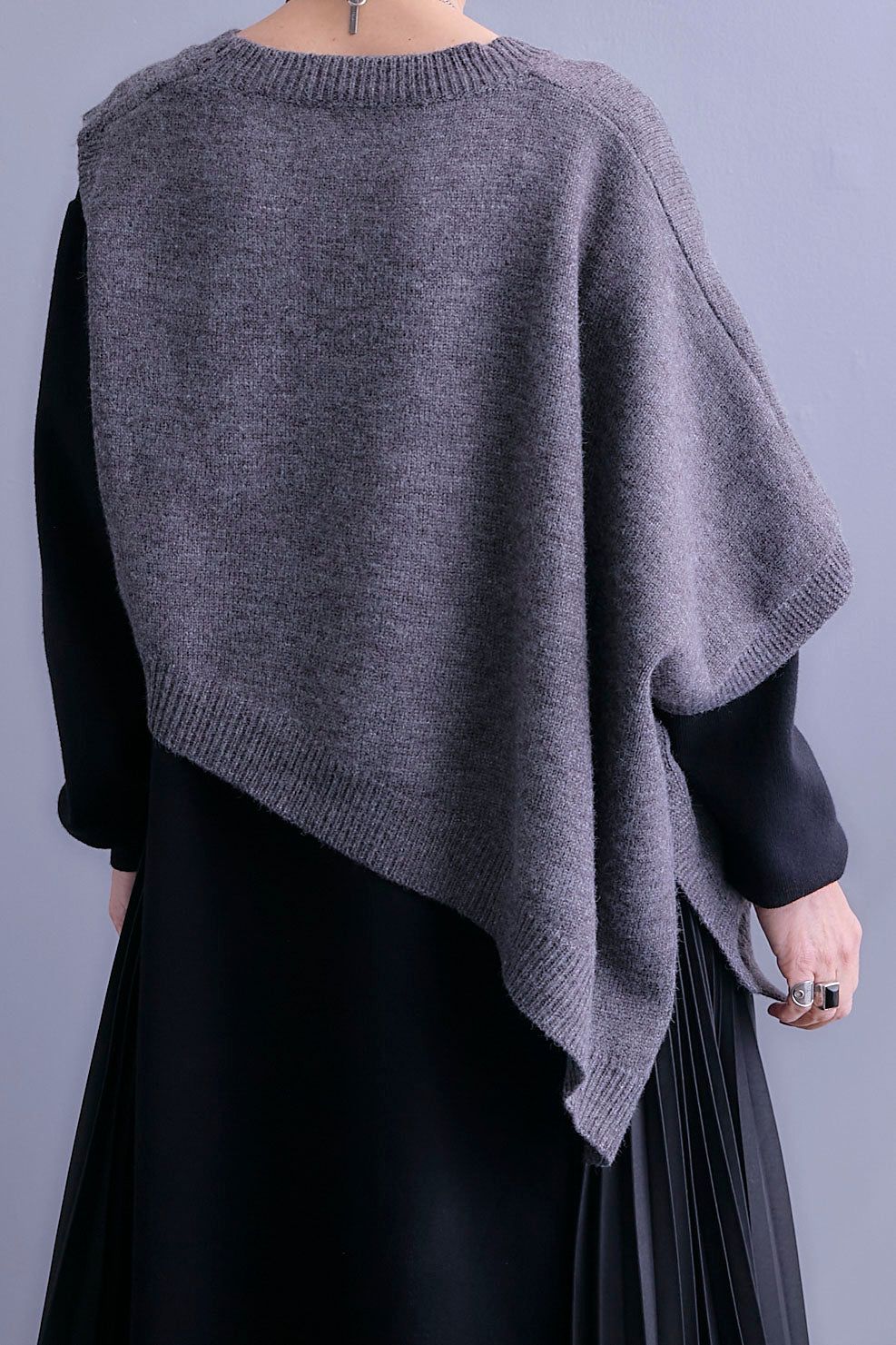 【SET】ケープライクアシンメトリーニットベスト+ZIPポケットサイドプリーツニットワンピース(2set)