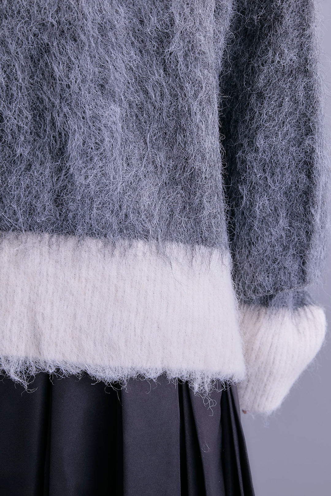 【予約】バイカラーモヘアシャギーニット