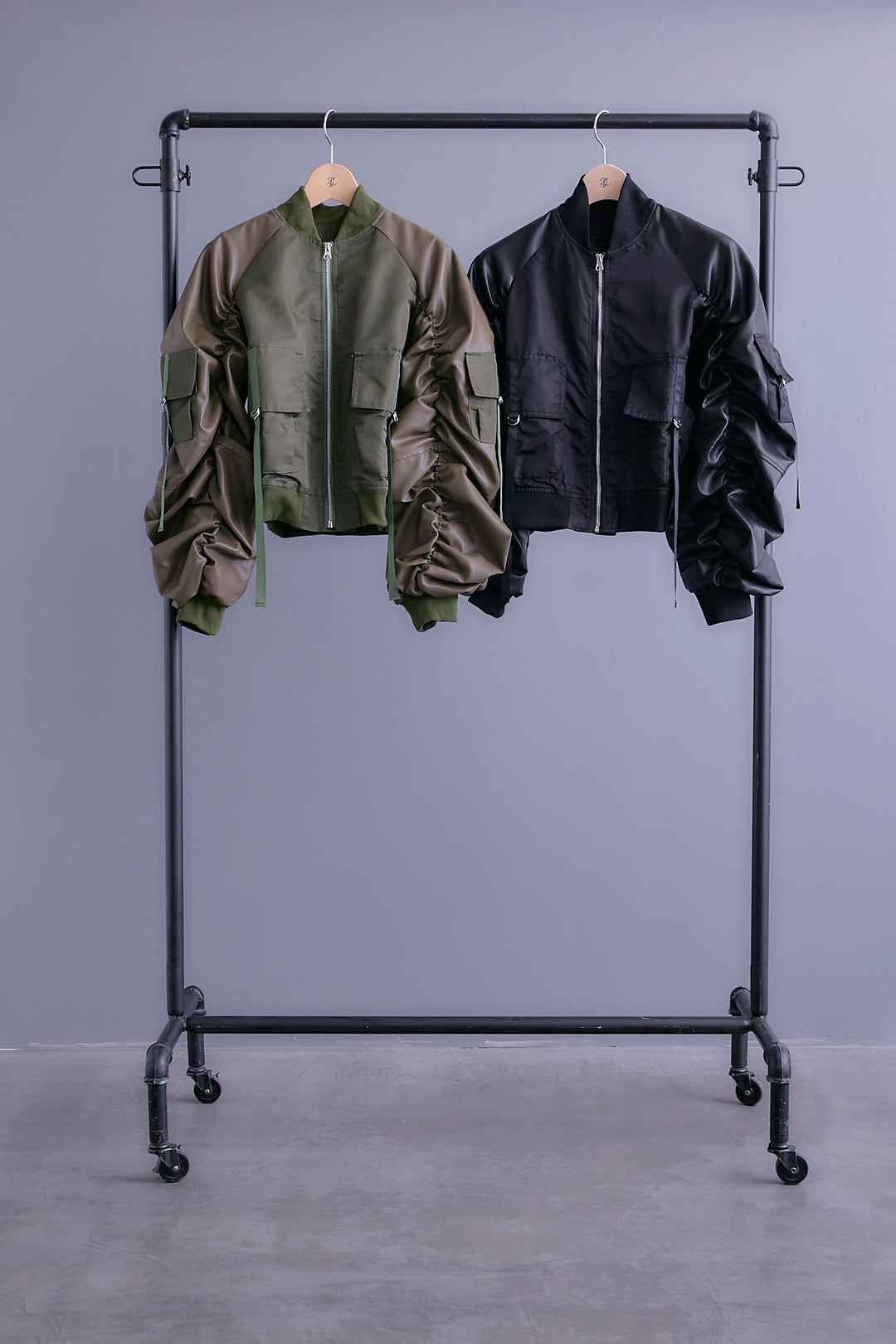 【SET】エコレザーシャーリングスリーブMA-1ブルゾン+ジャガードニットコンビワンピース(2set)