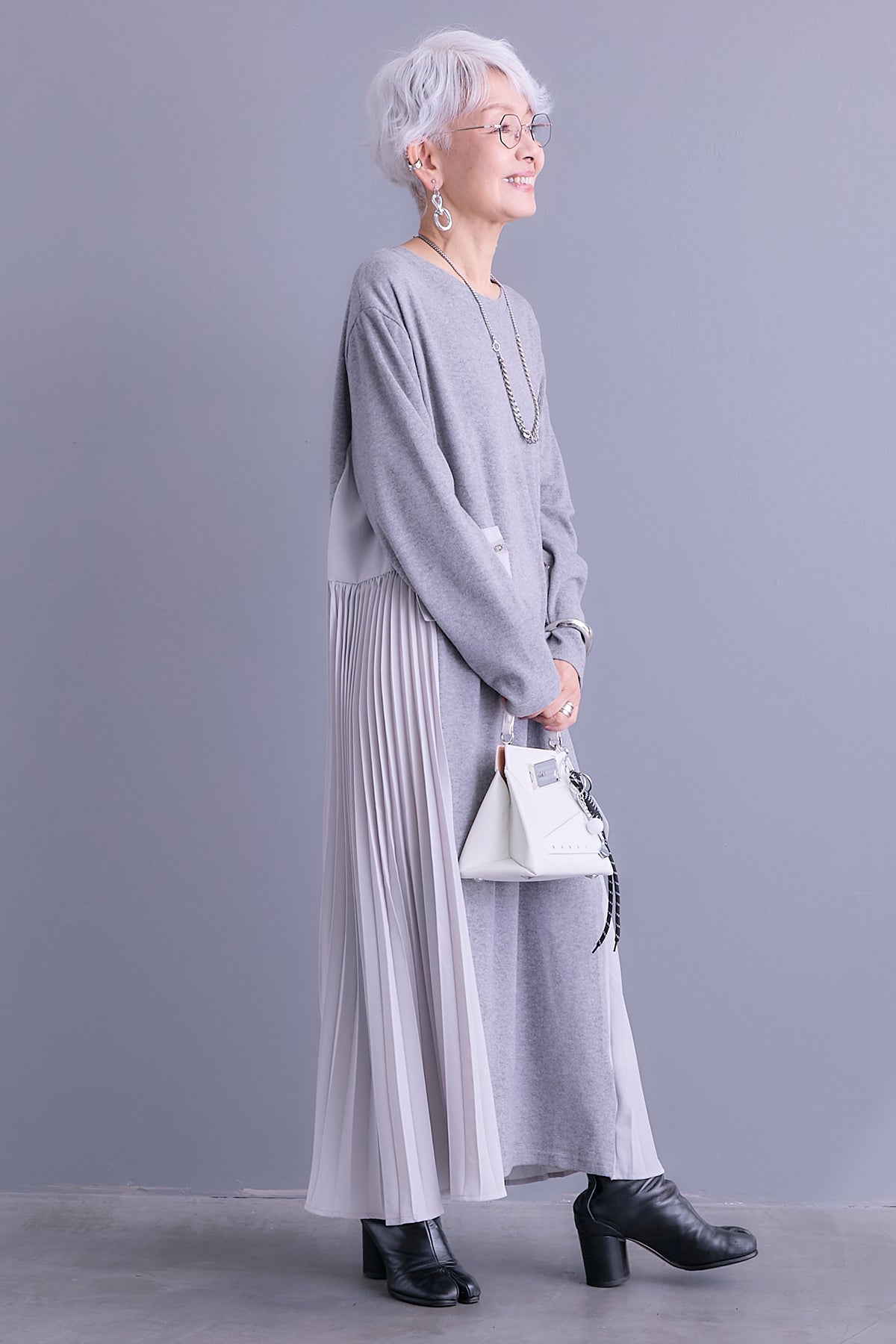 予約】サイドプリーツニットワンピース – AIJAN