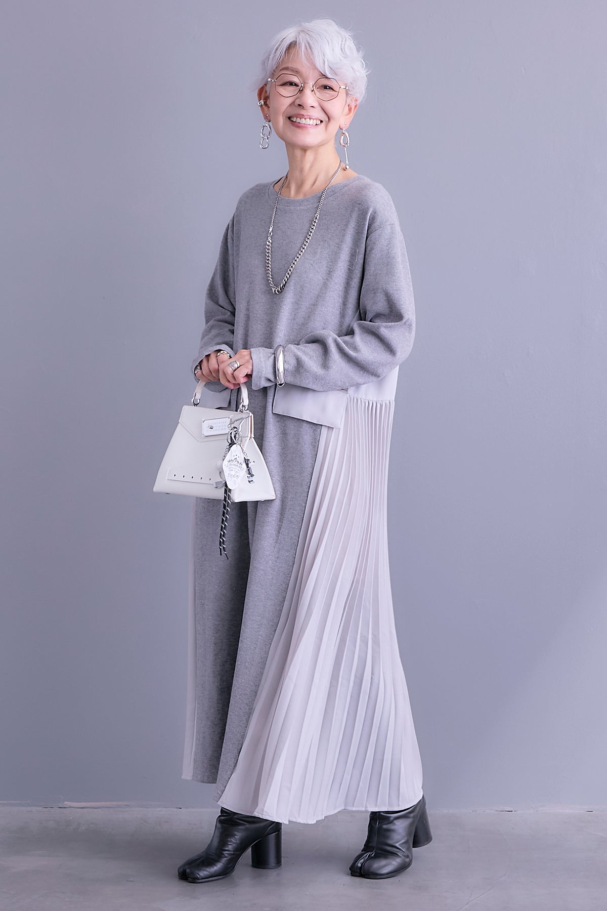 予約】サイドプリーツニットワンピース – AIJAN