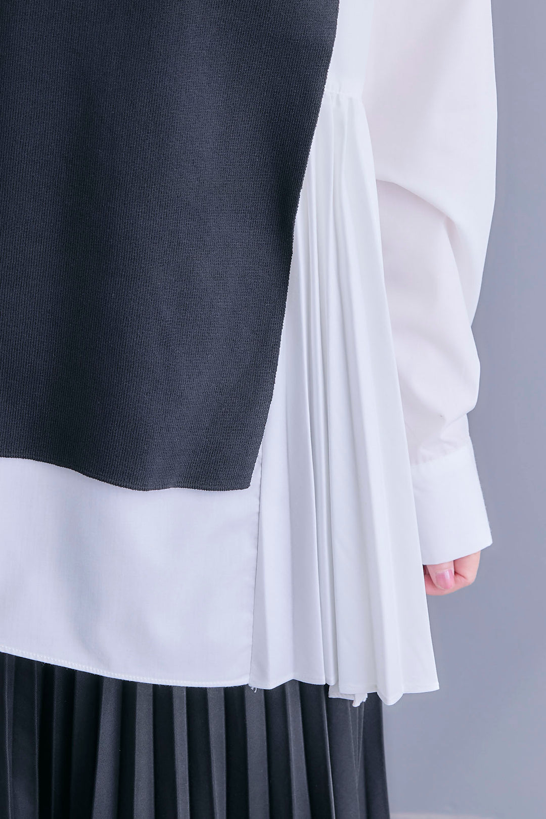 【予約】アシメサイドプリーツブラウス+サイドオープンニットベスト(ベルト付き)