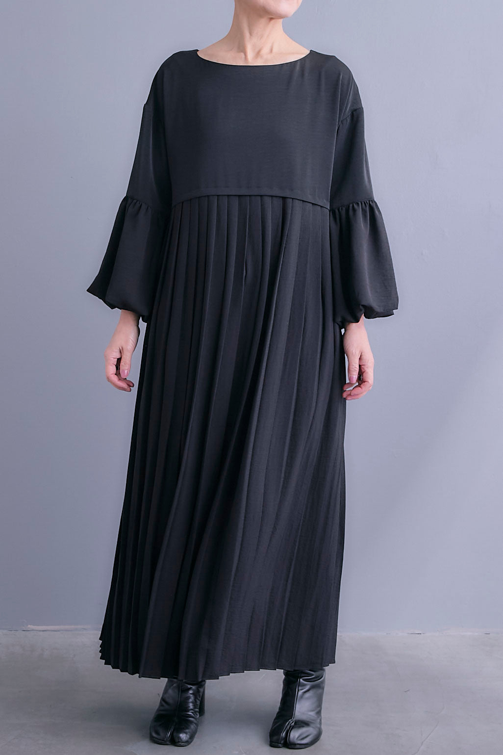 【予約】バルーンスリーブプリーツデザインワンピース