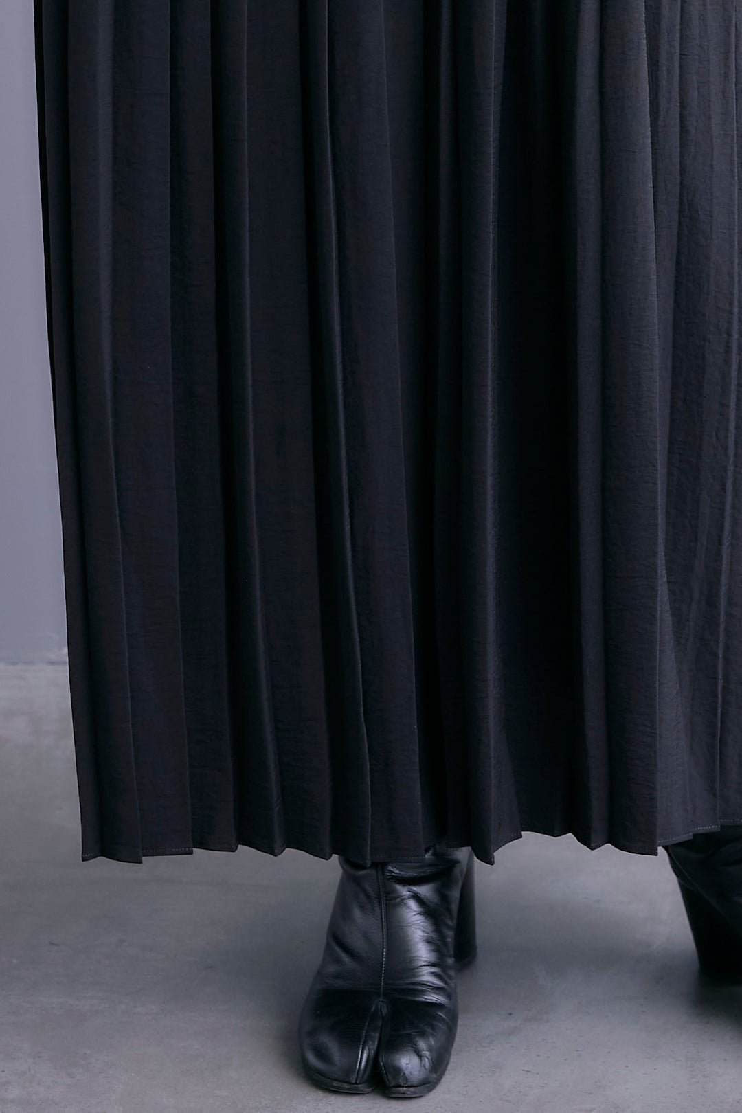 【予約】バルーンスリーブプリーツデザインワンピース