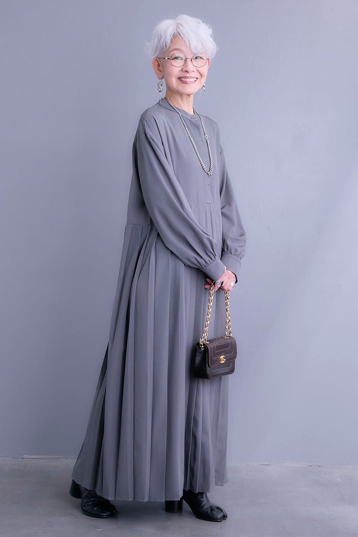 【予約】イレギュラープリーツワンピース（ロング）