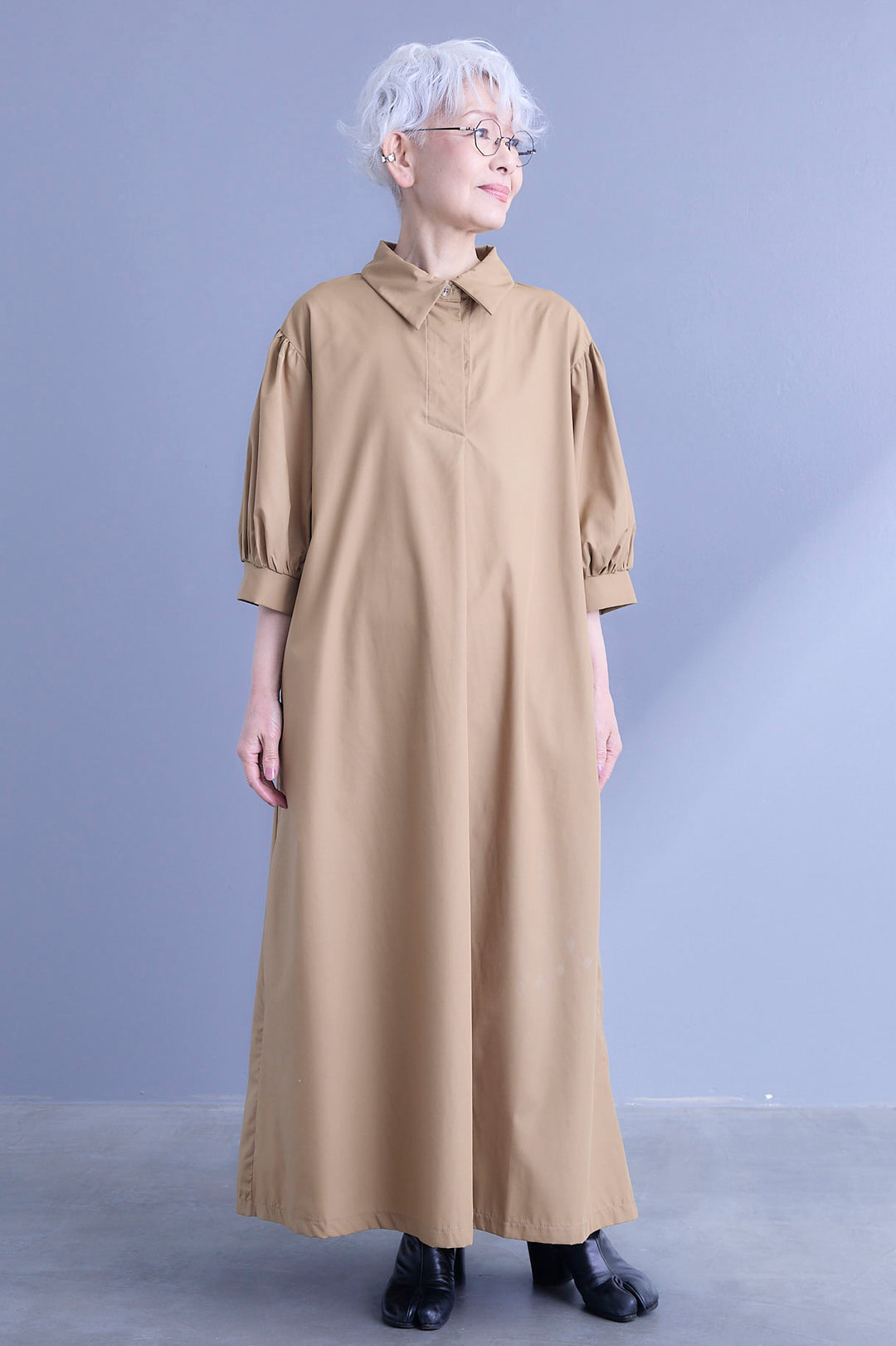 【予約】バックロゴエンブロイダリーボリュームスリーブシャツワンピース