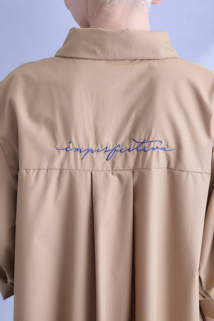 【予約】バックロゴエンブロイダリーボリュームスリーブシャツワンピース