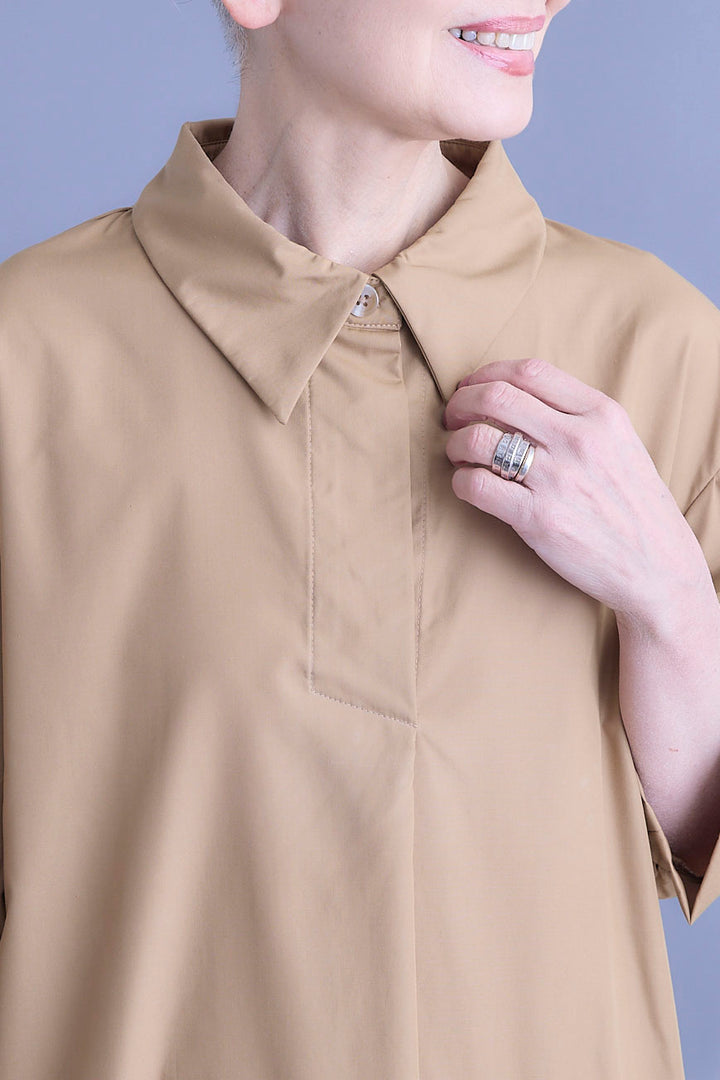 【予約】バックロゴエンブロイダリーボリュームスリーブシャツワンピース