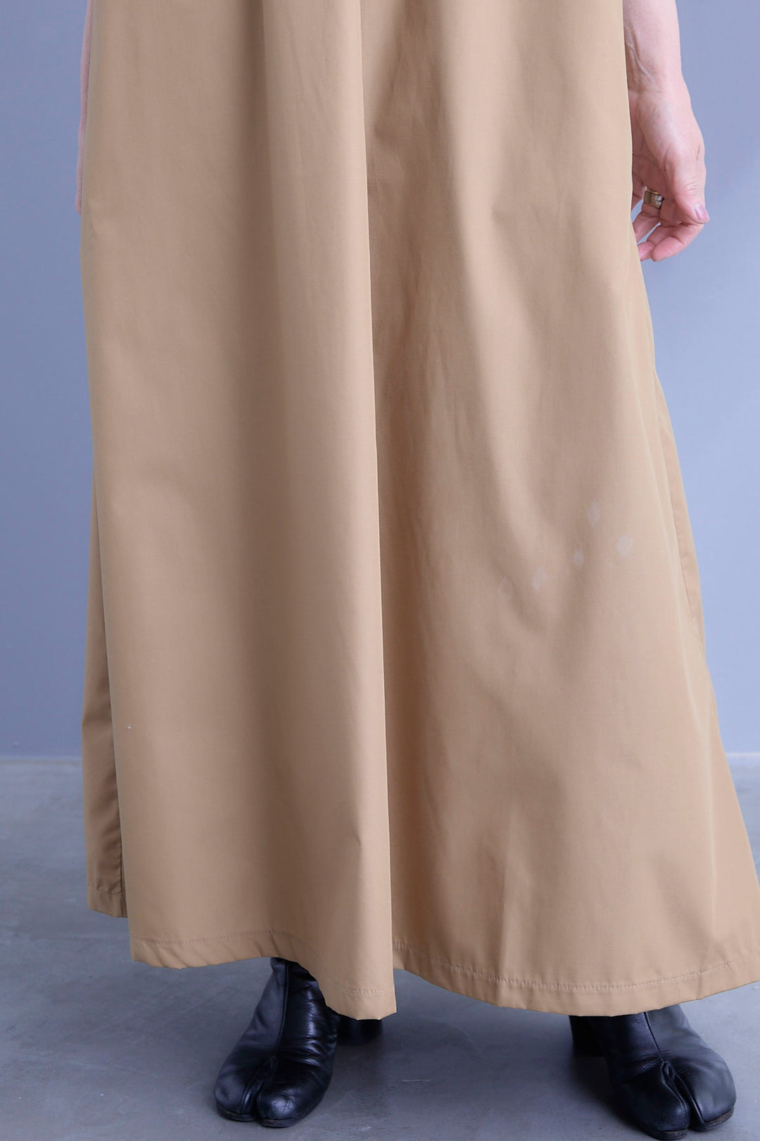 【予約】バックロゴエンブロイダリーボリュームスリーブシャツワンピース