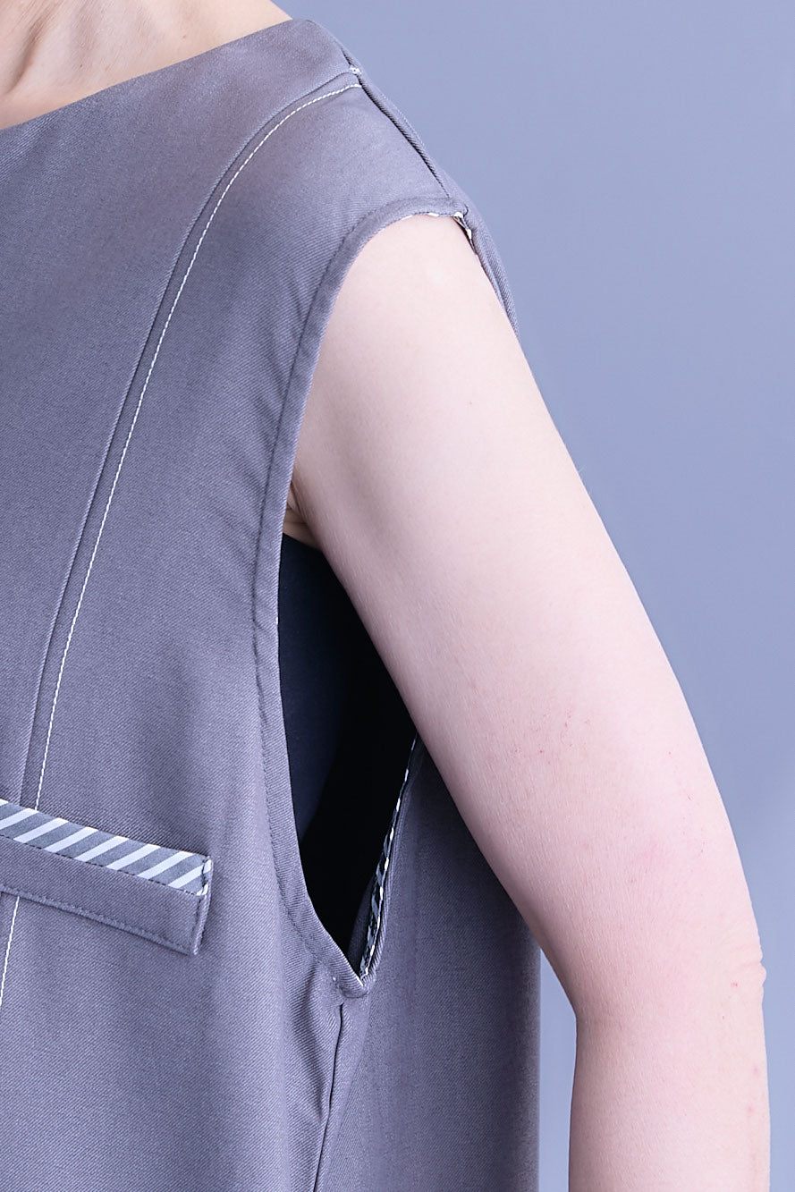 【予約】パイピングデザインスキッパーノースリーブワンピース