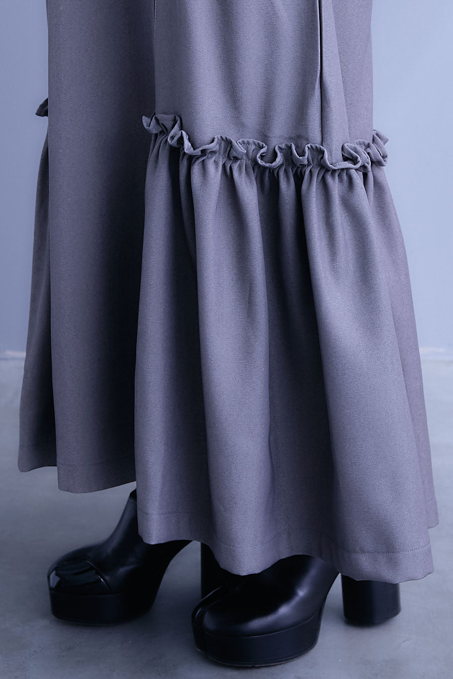 【予約】パイピングデザインスキッパーノースリーブワンピース