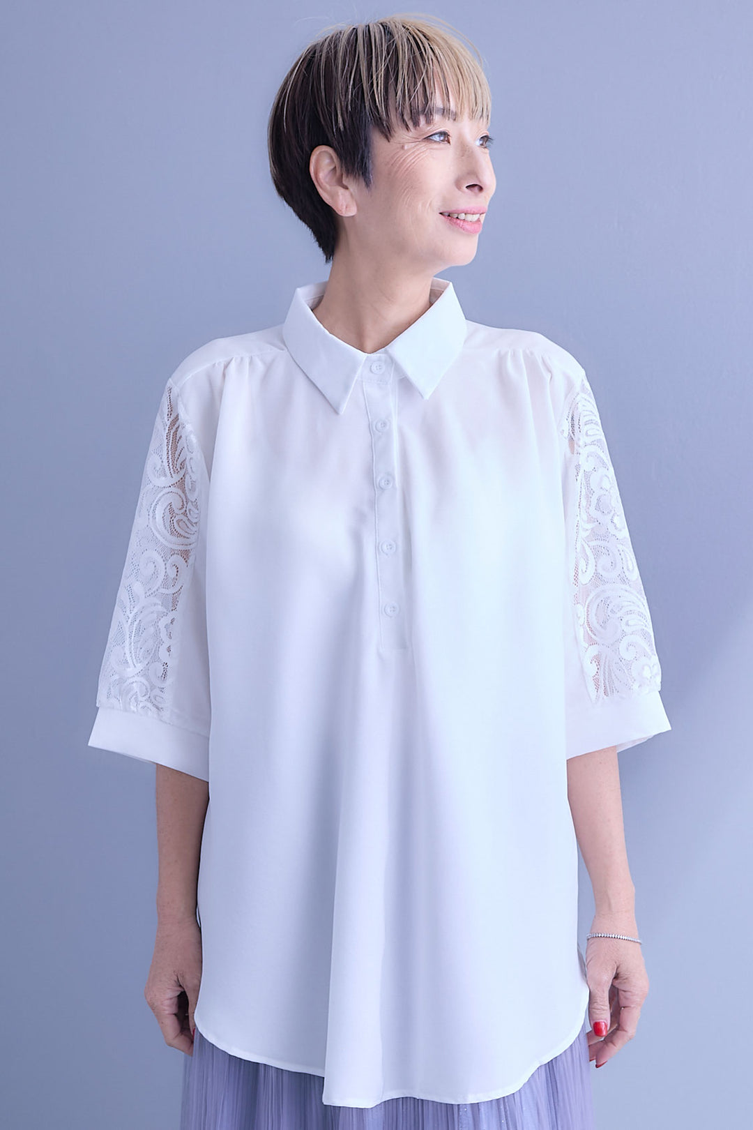 【予約】ショルダーレースラウンドカットシャツ