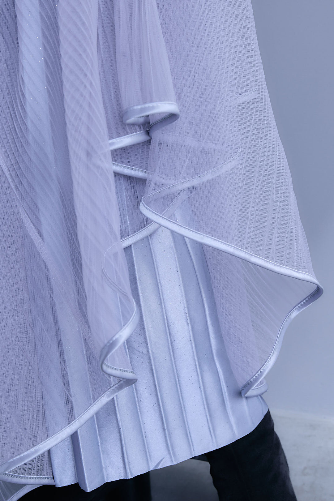 【SET】アップスリーブニットプルオーバー+2WAYラメサテンプリーツ×シアーティアードチュールスカート(2set)