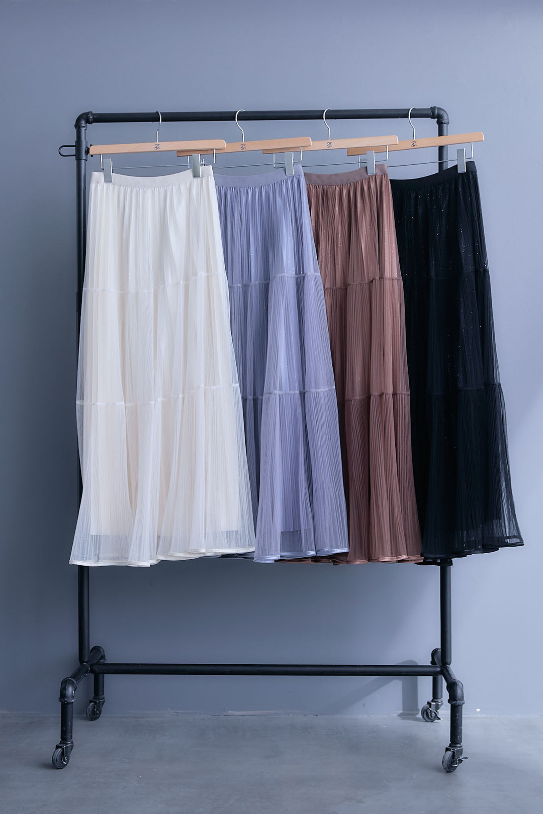 【SET】アップスリーブニットプルオーバー+2WAYラメサテンプリーツ×シアーティアードチュールスカート(2set)