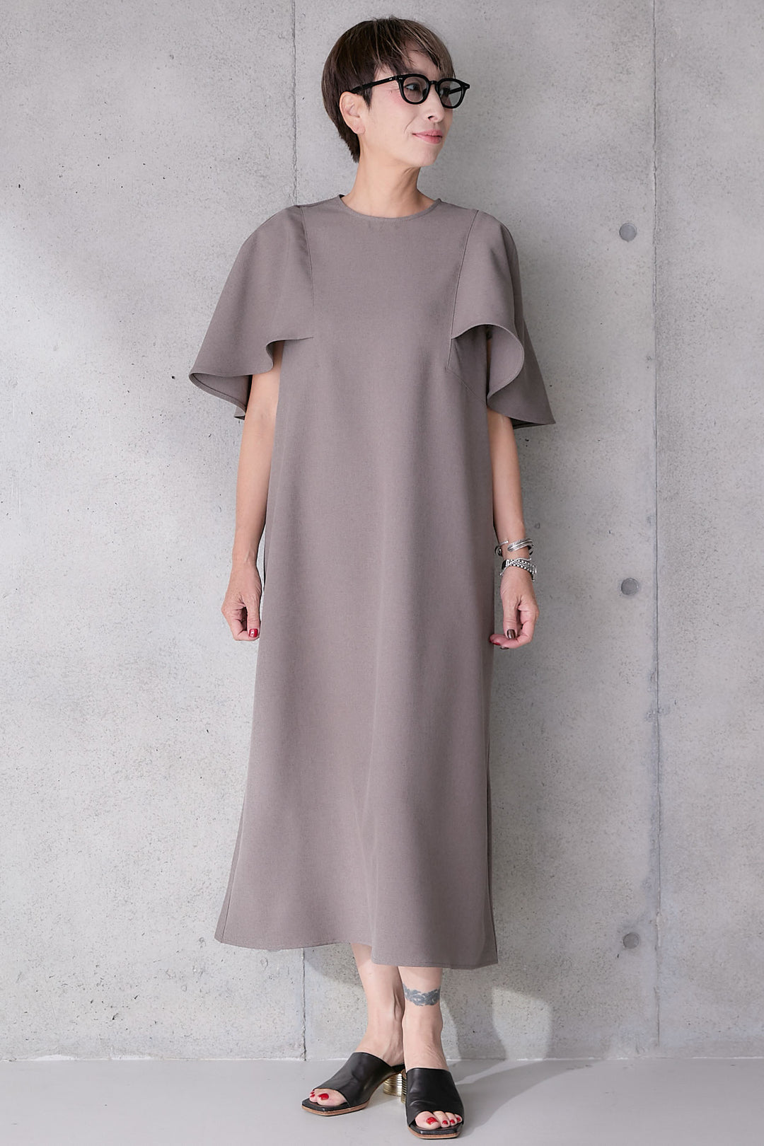 【予約】リネンタッチケープデザインワンピース