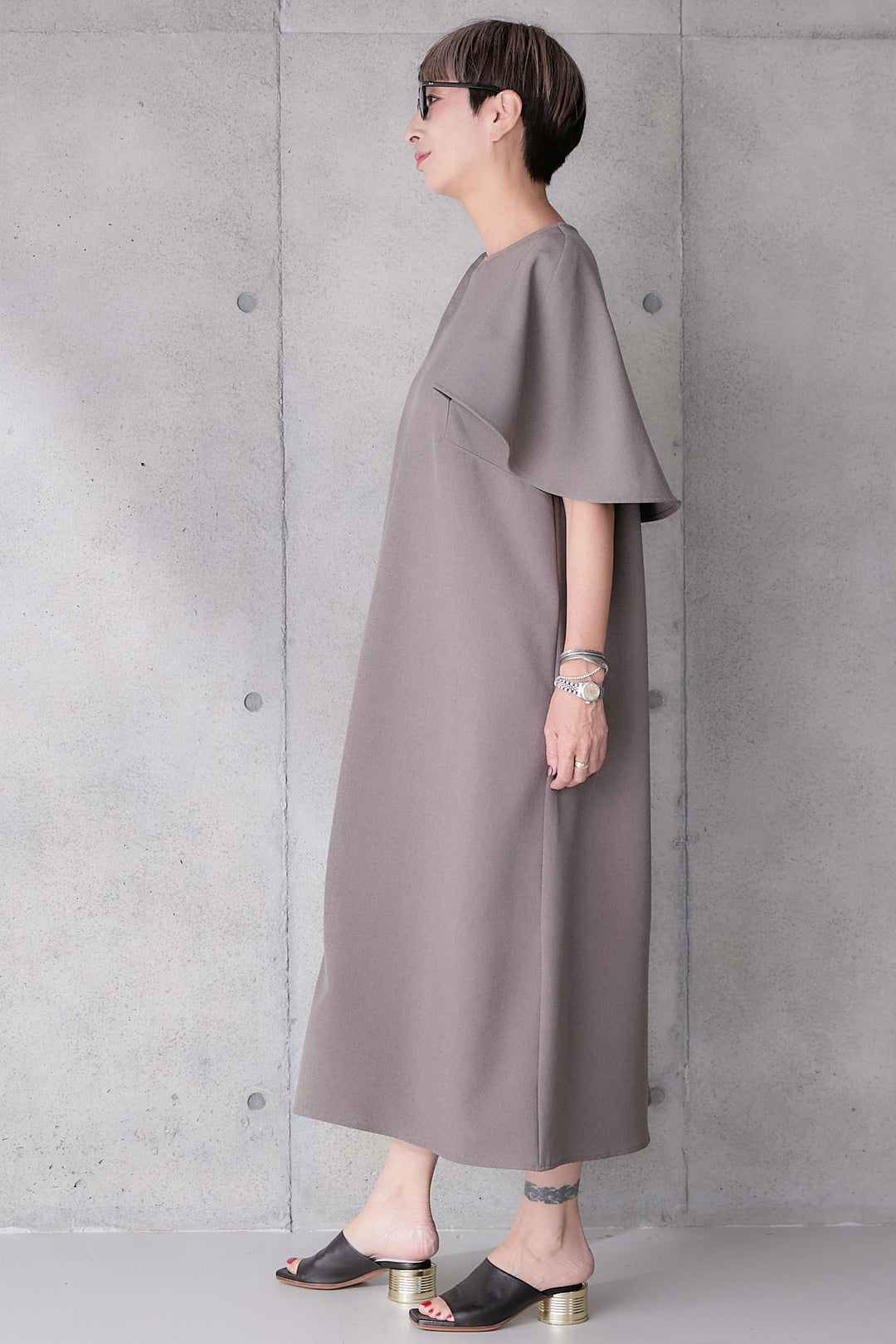 【予約】リネンタッチケープデザインワンピース