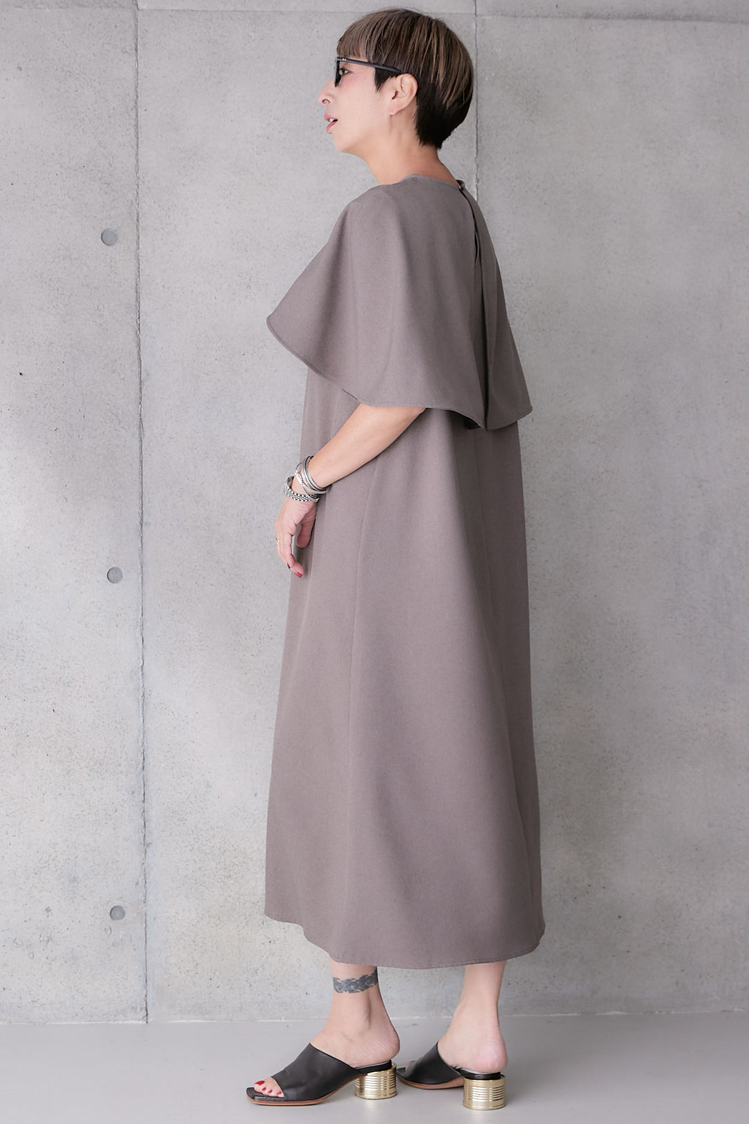 【予約】リネンタッチケープデザインワンピース